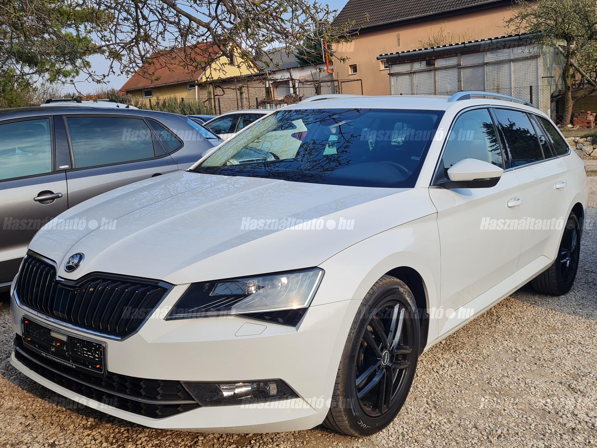 SKODA SUPERB 2019/8 - 1