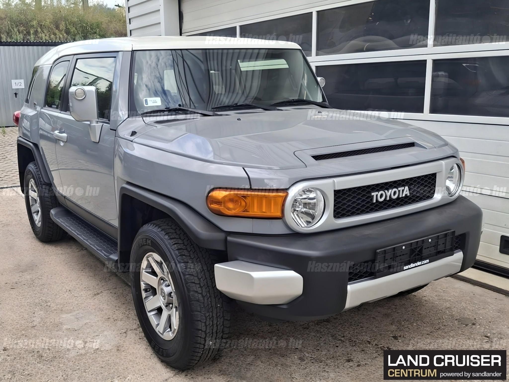 TOYOTA FJ CRUISER 2021/11 - 1