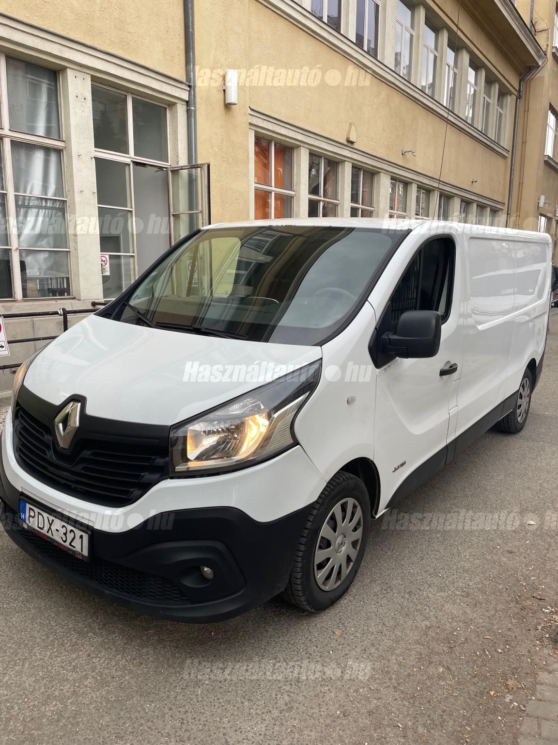 RENAULT TRAFIC 2015/6 - 1