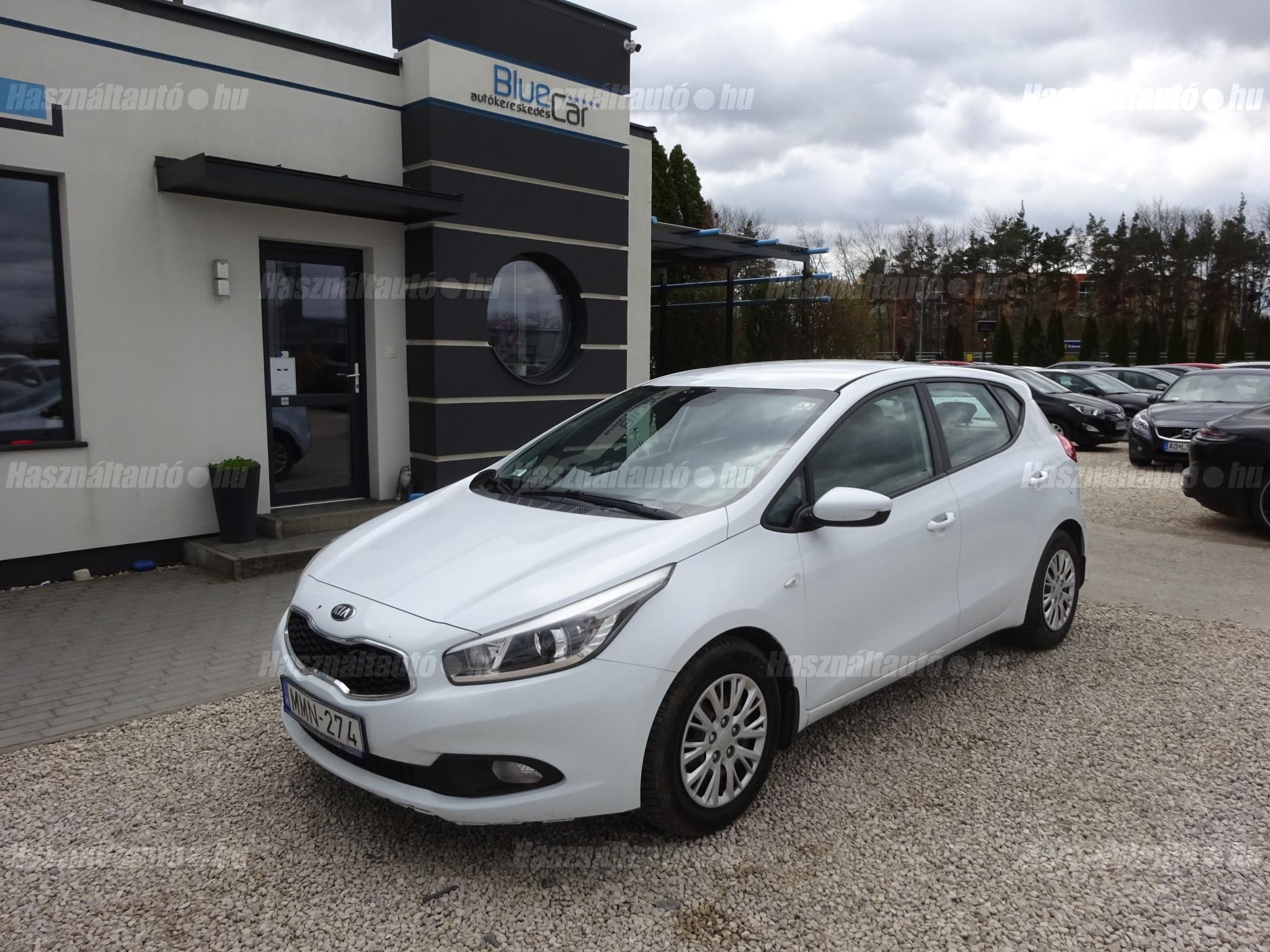 KIA CEE'D 2013/10 - 1