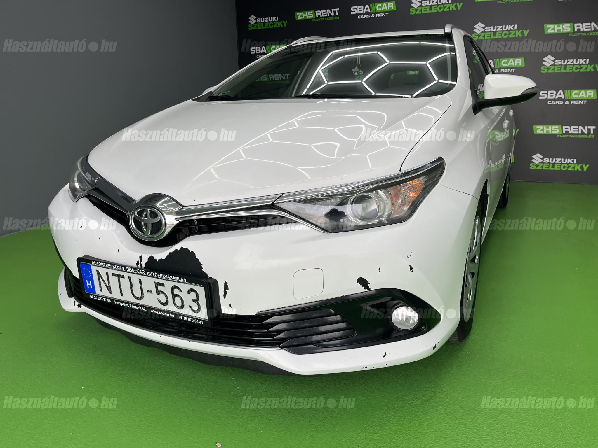 TOYOTA AURIS 2016/9 - 1