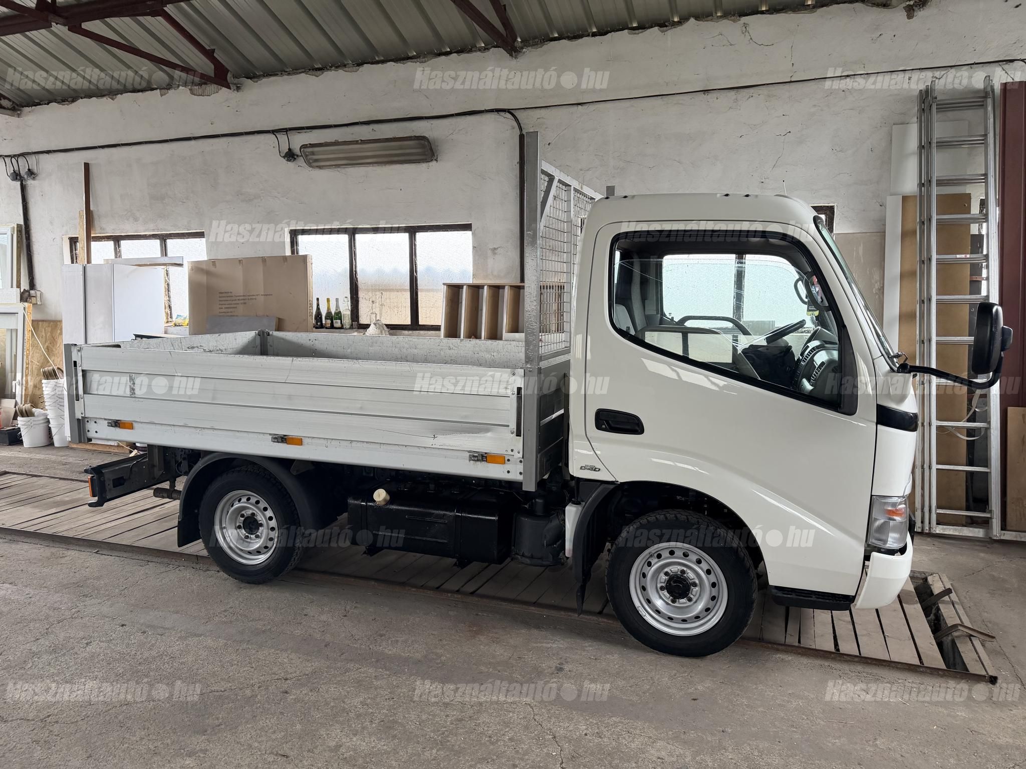 TOYOTA DYNA 2008/12 - 1