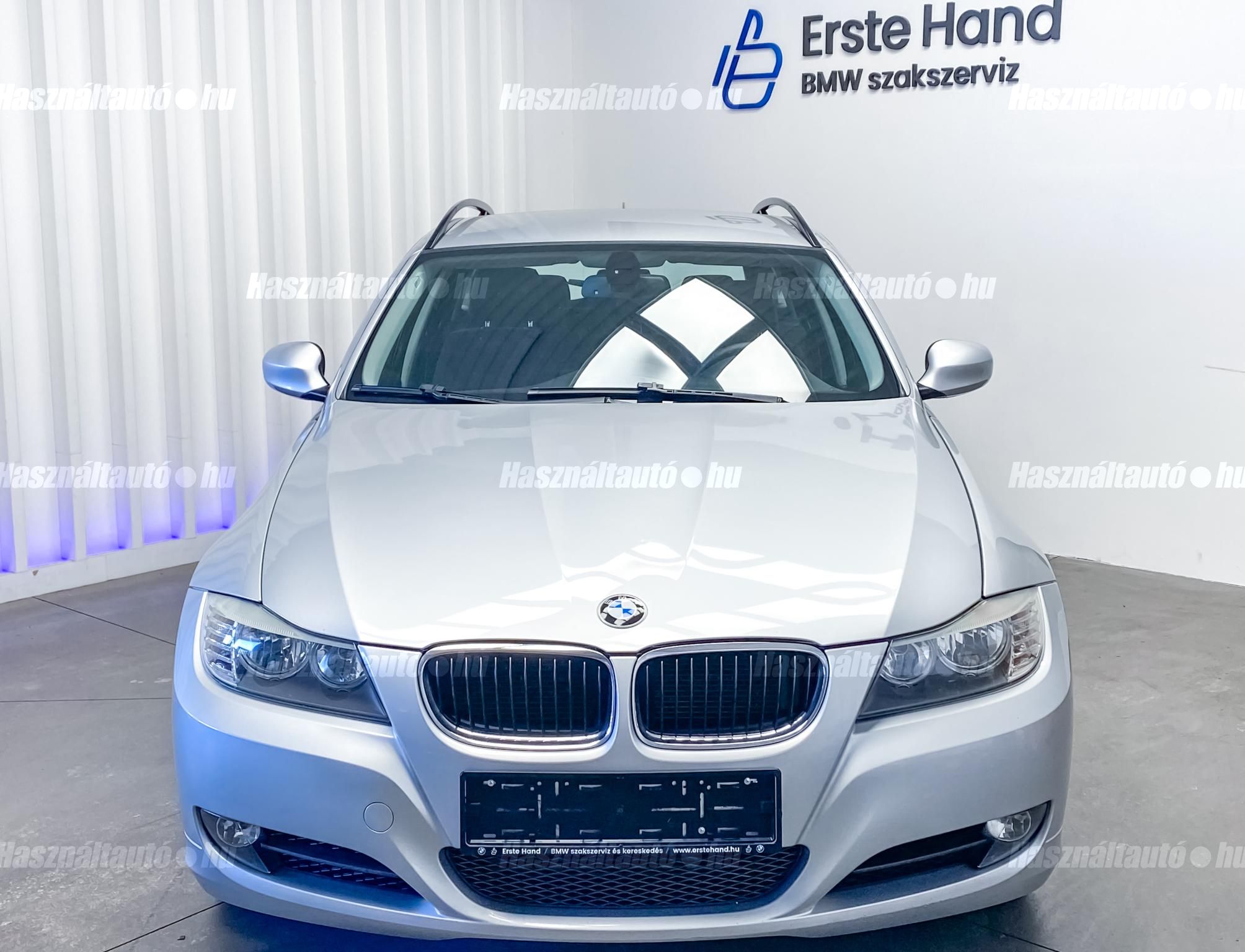 BMW 318 2010/4 - 1
