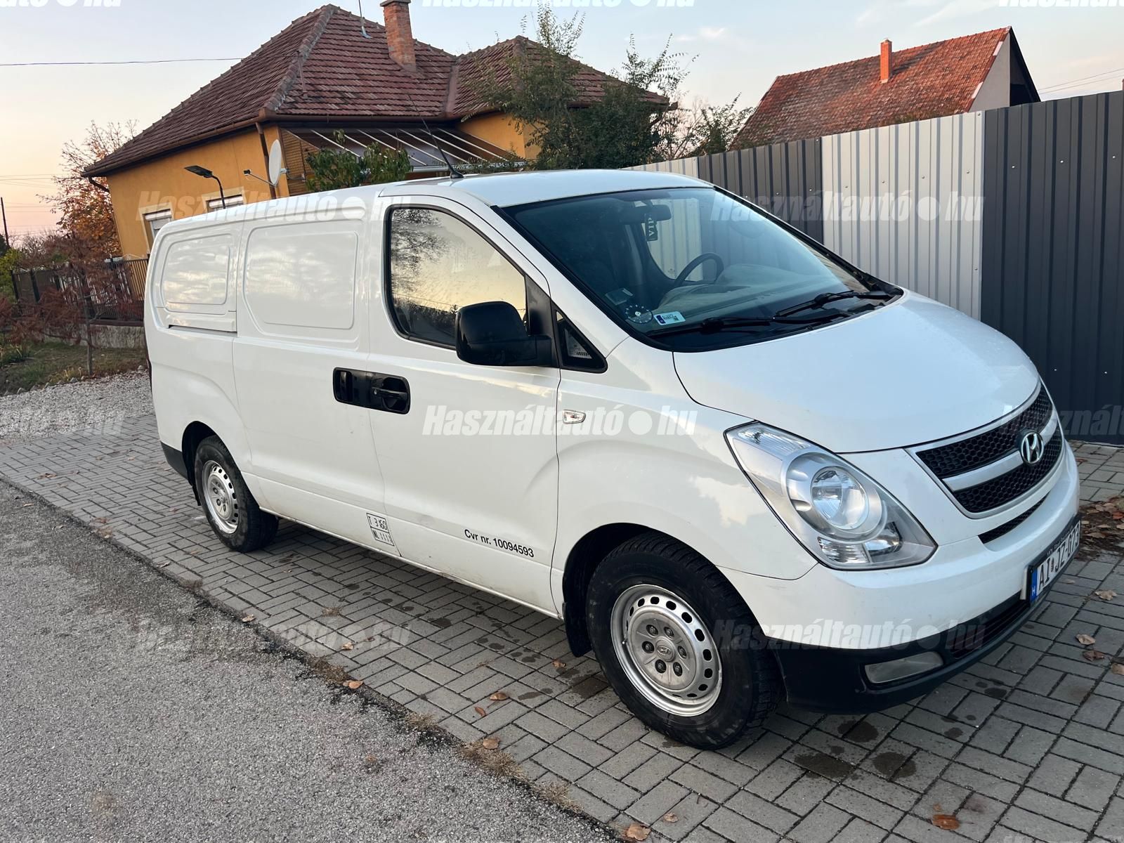 HYUNDAI H-1 2012/12 - 1