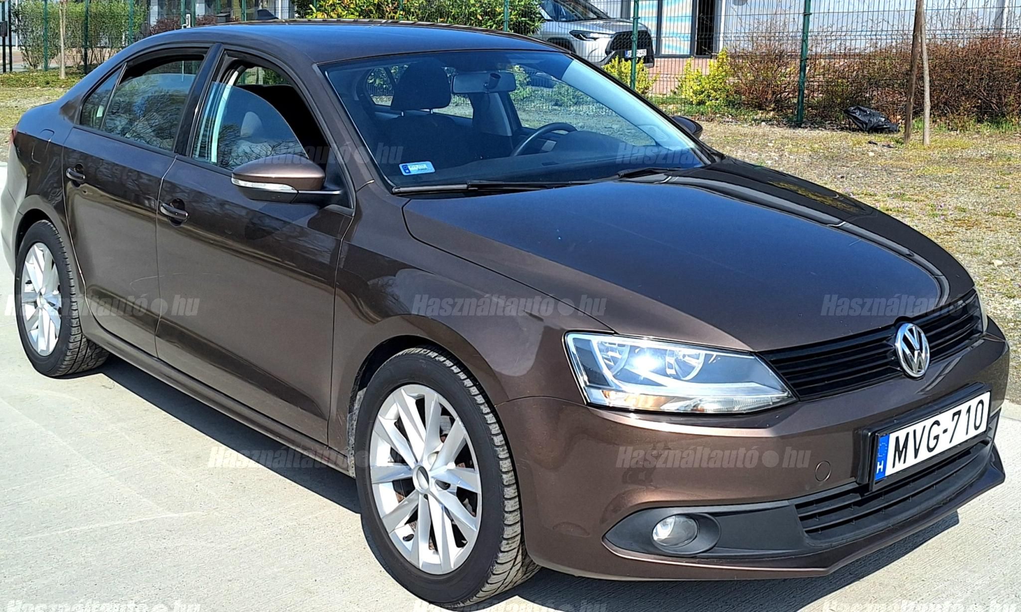 VOLKSWAGEN JETTA VI 2012/7 - 1