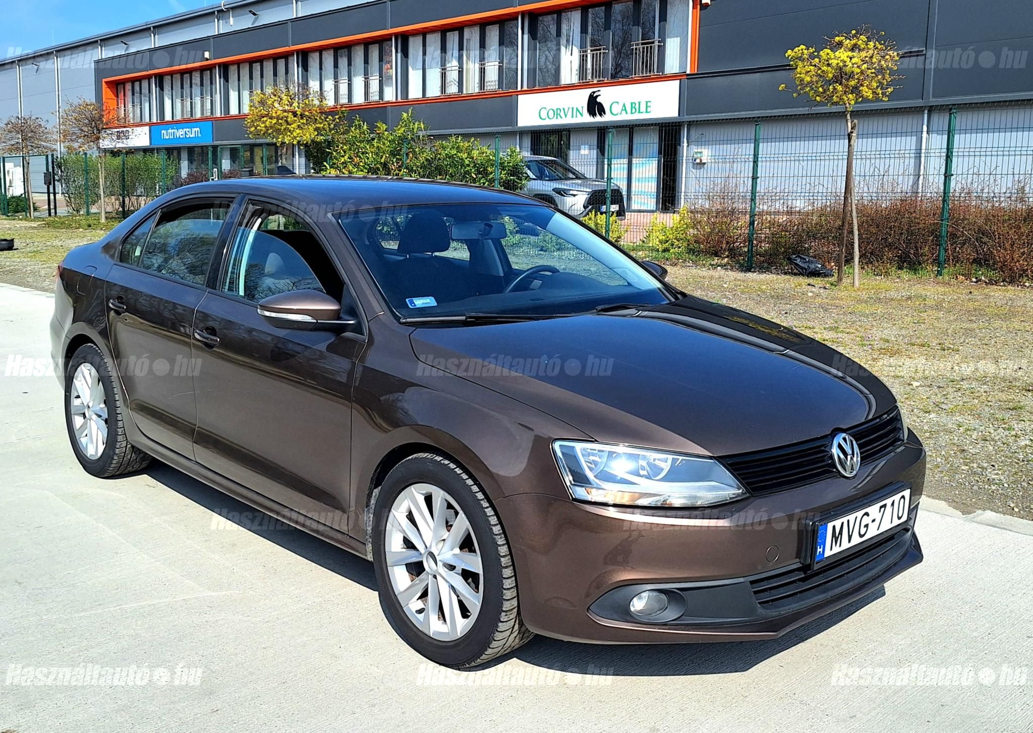 VOLKSWAGEN JETTA VI 2012/7 - 1