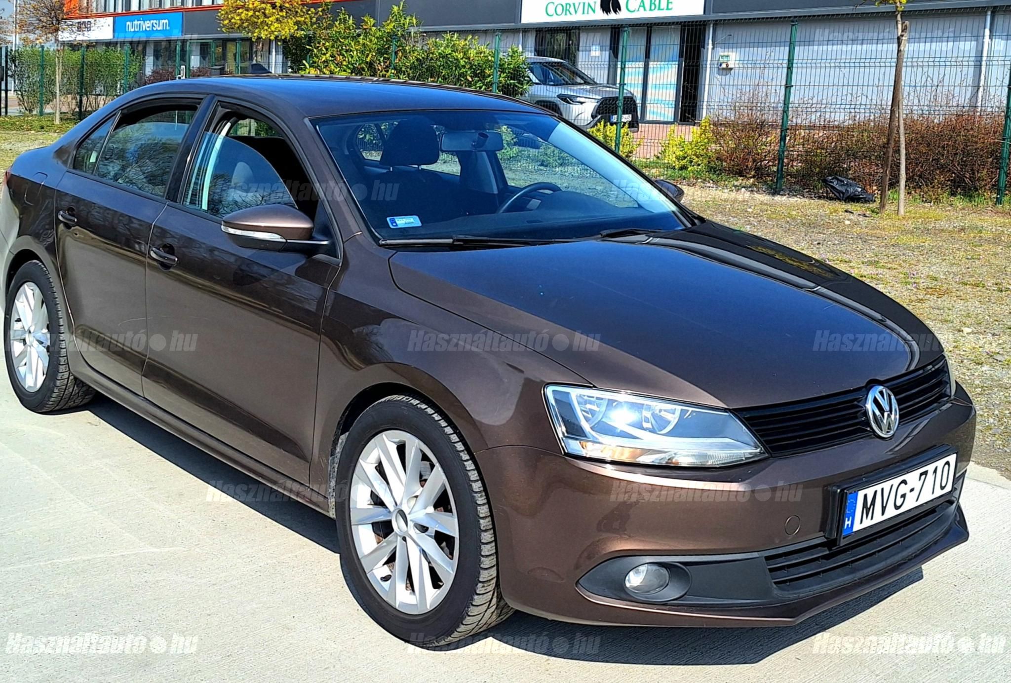 VOLKSWAGEN JETTA VI 2012/7 - 1