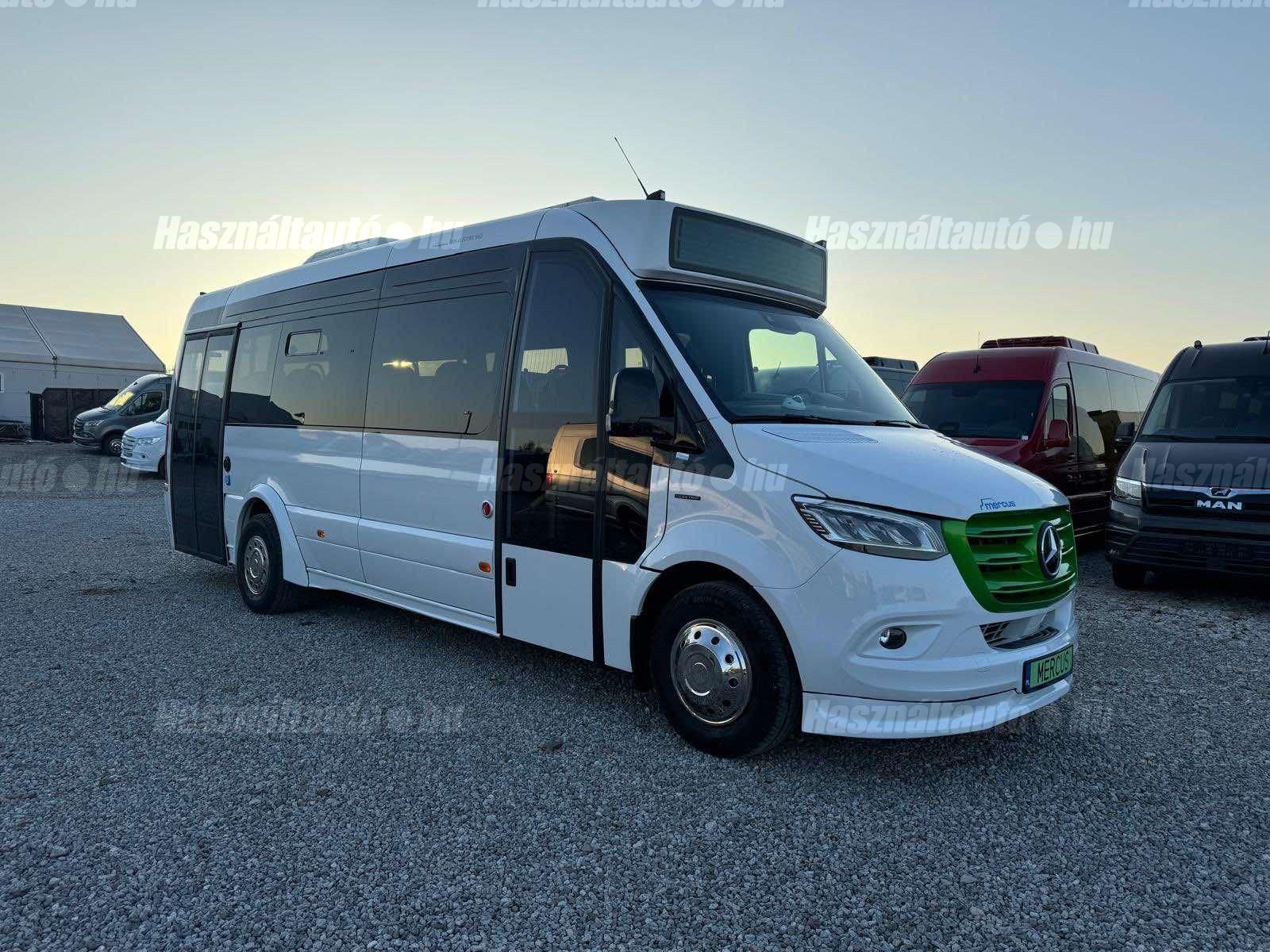 MERCEDES-BENZ 2025/12 - 1