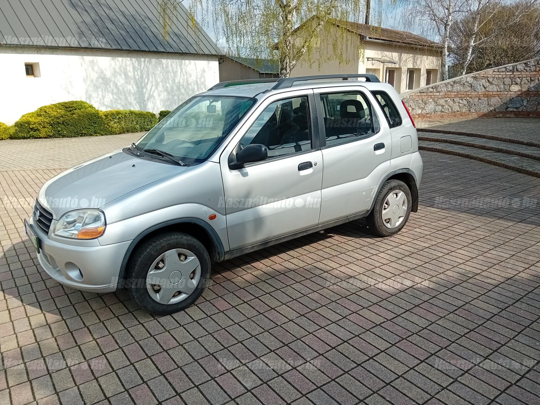 SUZUKI IGNIS 2003/7 - 1
