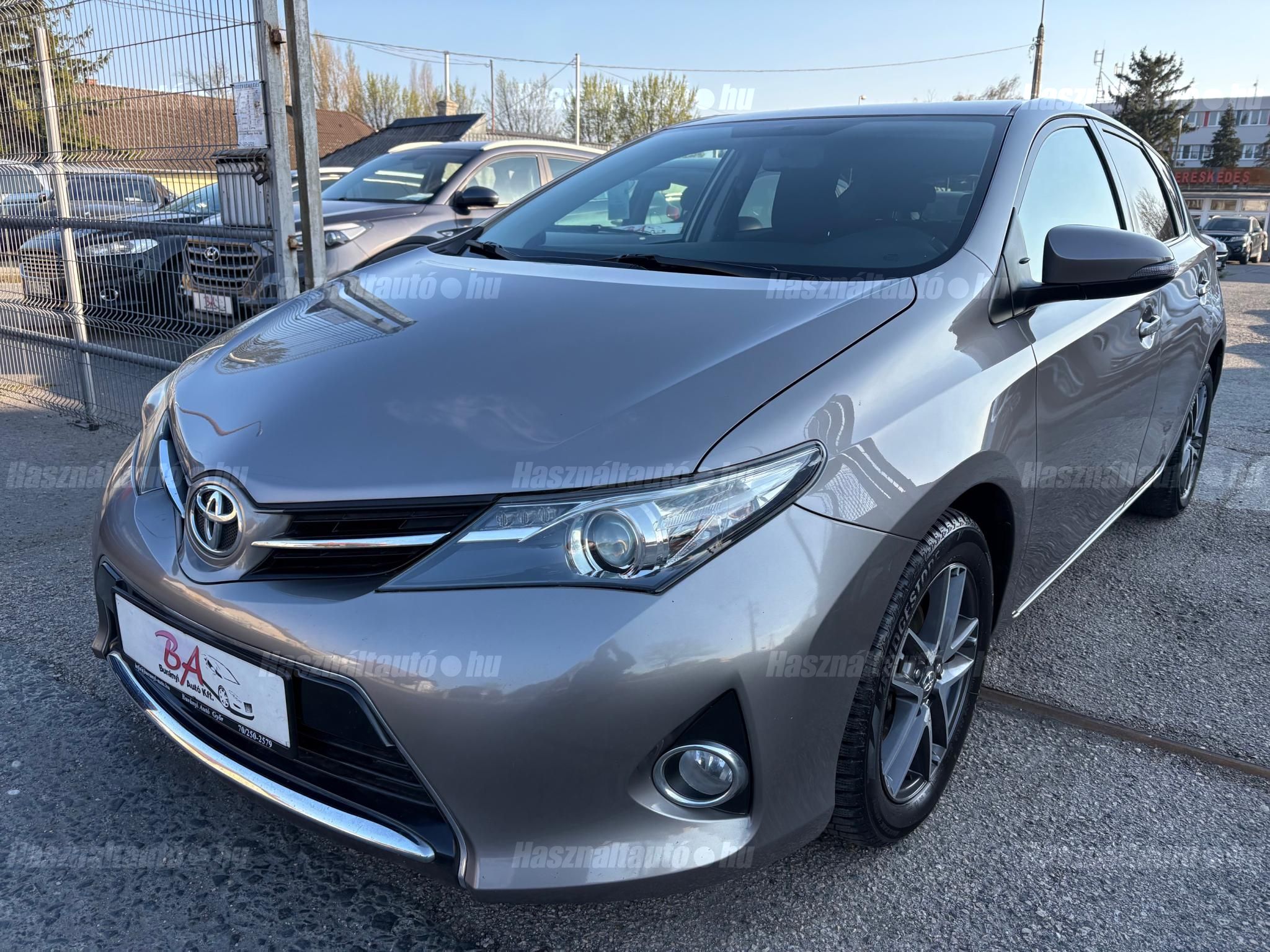 TOYOTA AURIS 2015/3 - 1