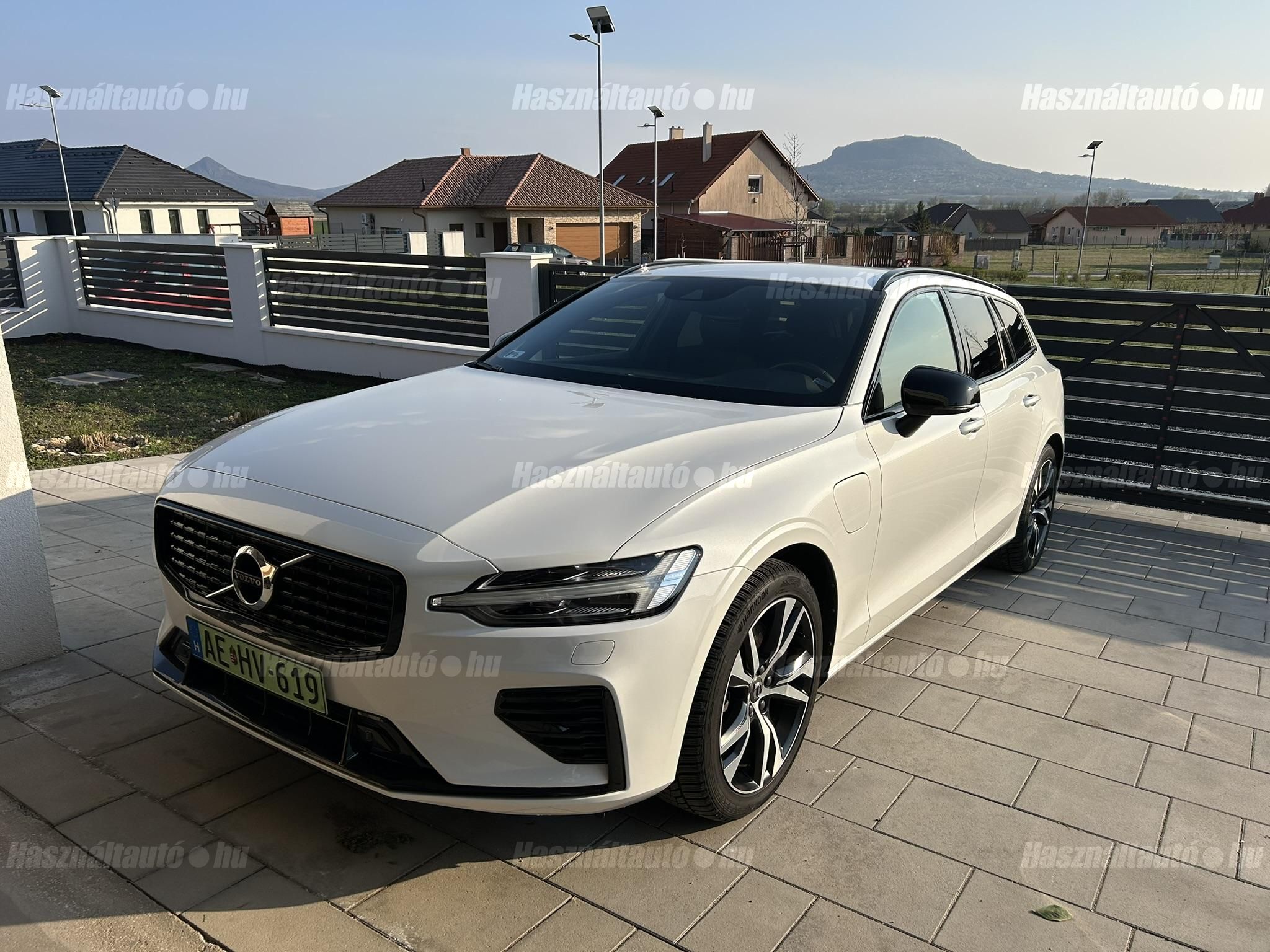 VOLVO V60 2022/3 - 1