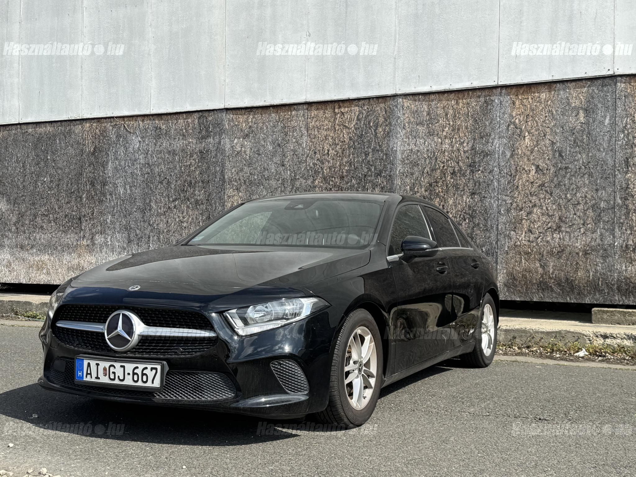 MERCEDES-BENZ A 180 2021/5 - 1
