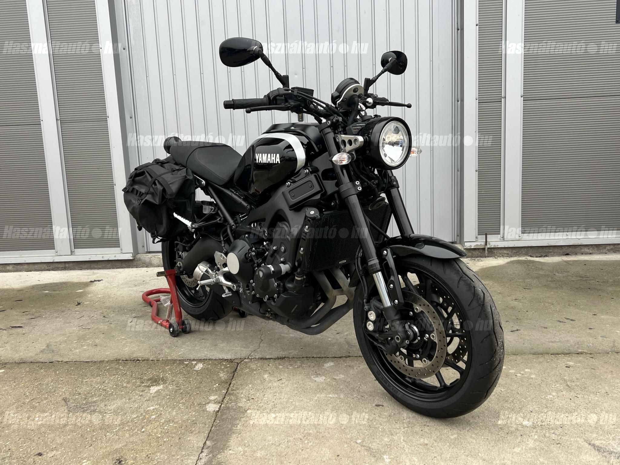 YAMAHA XSR 900 2020/12 - 1