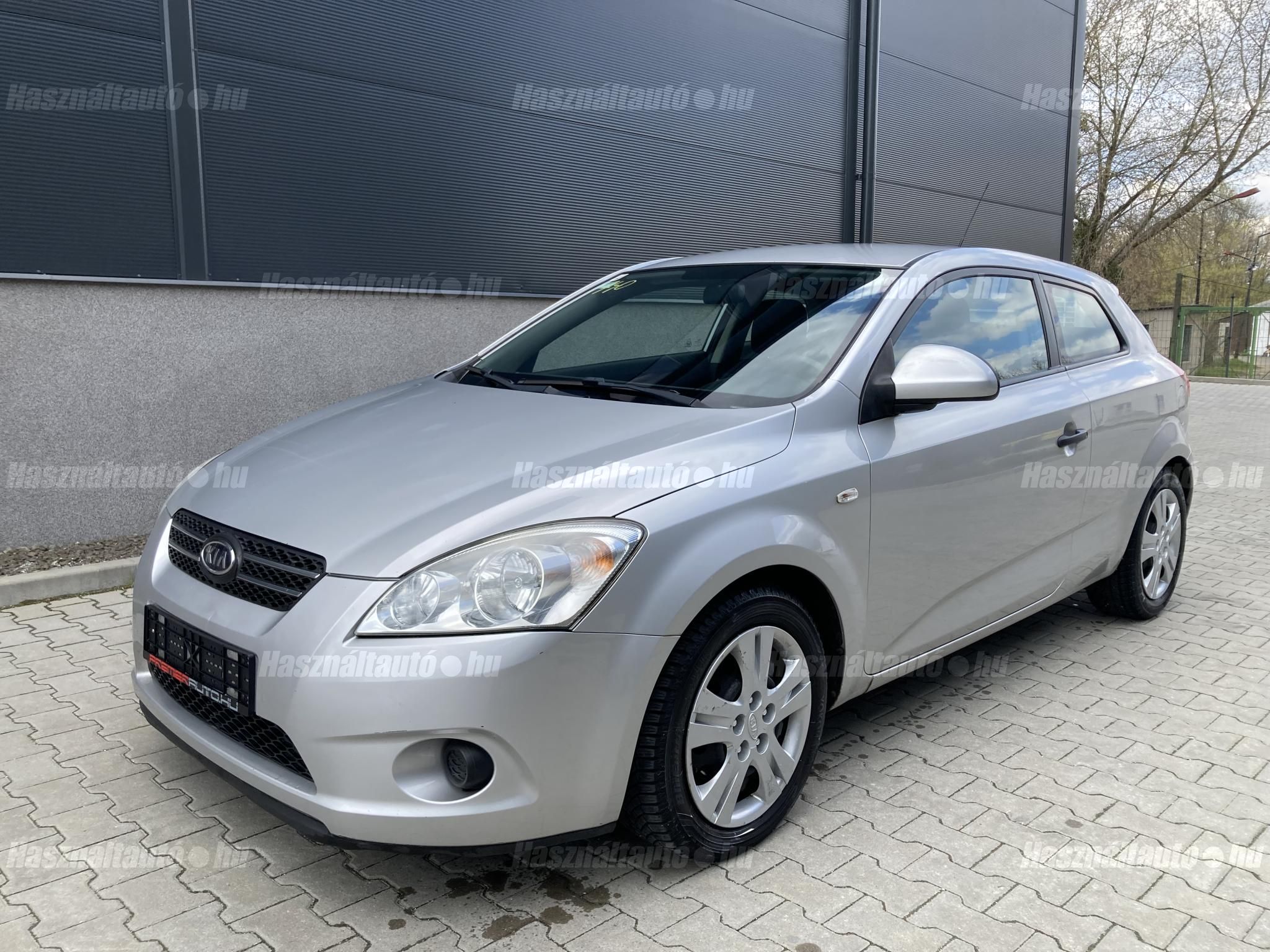 KIA PRO CEE'D 2009/9 - 1