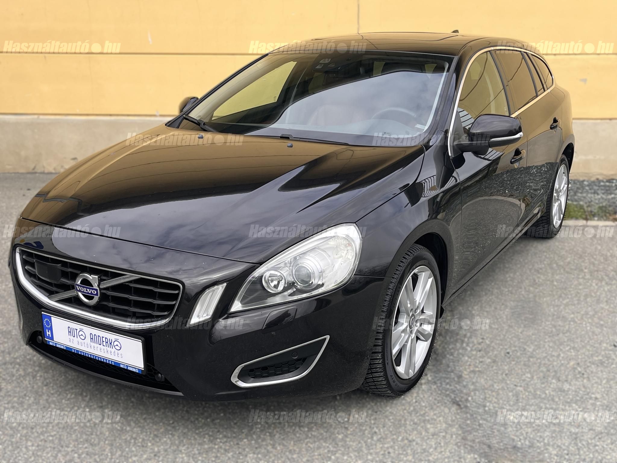 VOLVO V60 2013/1 - 1