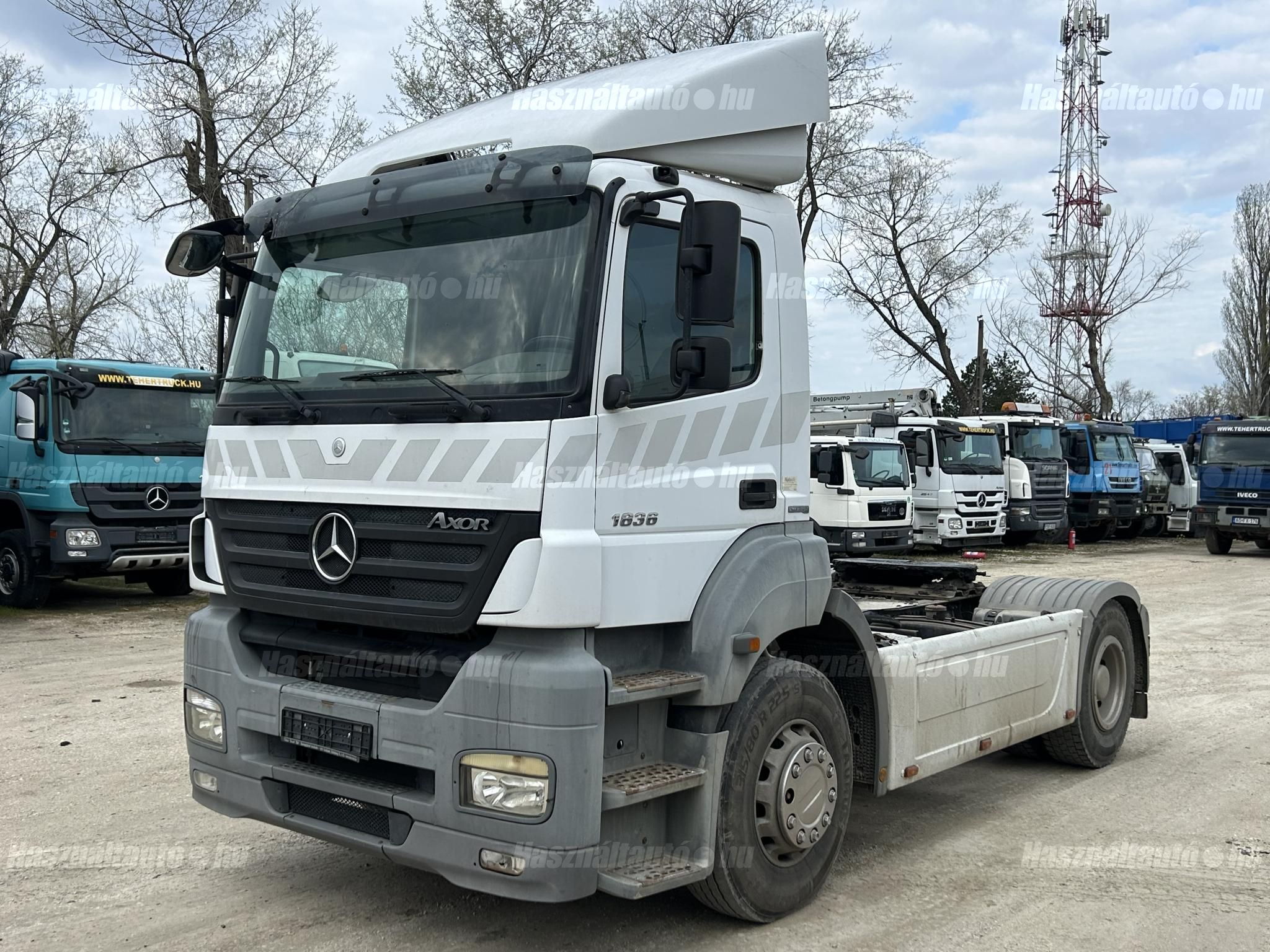 MERCEDES-BENZ 2010 - 1