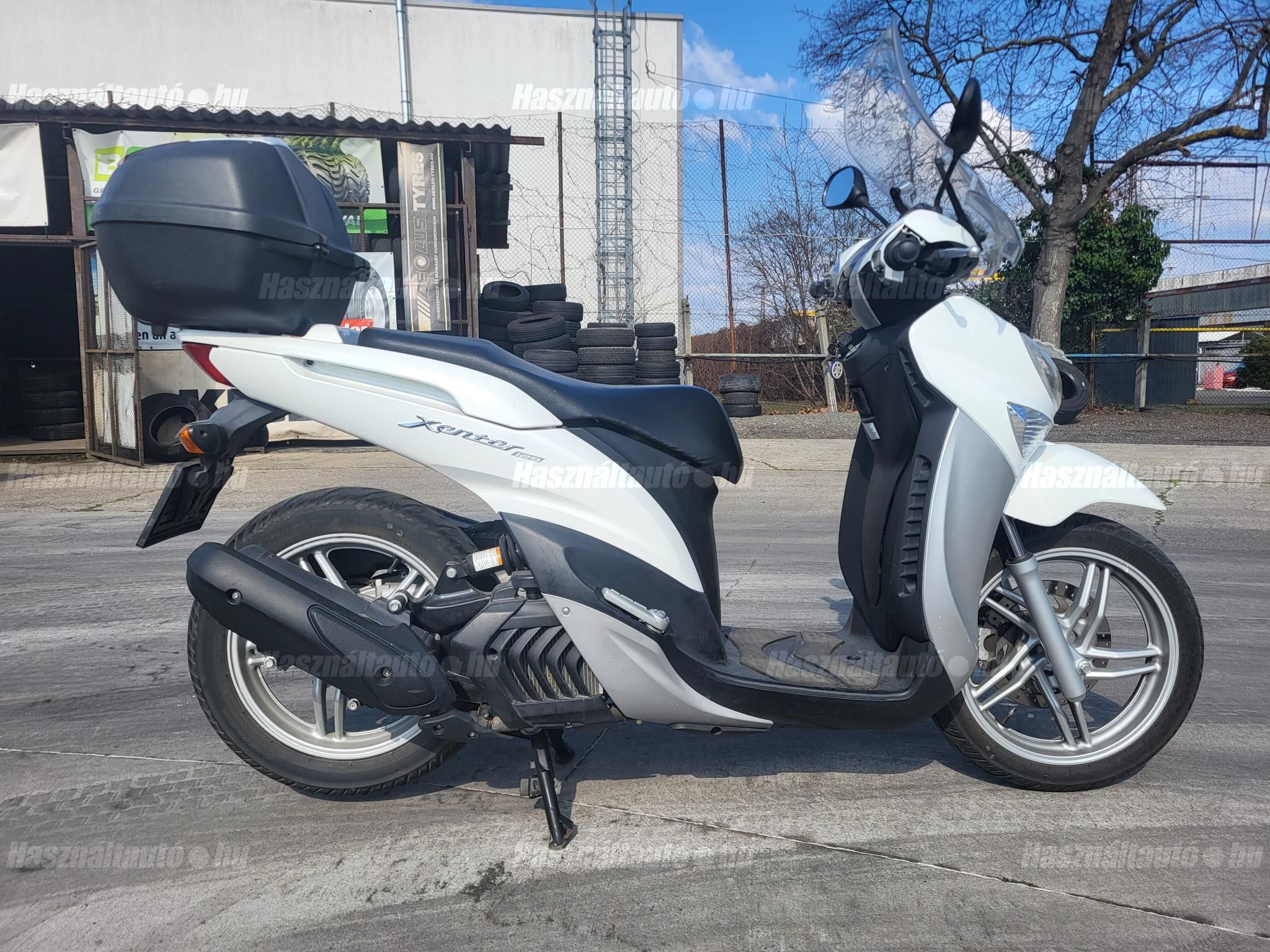 YAMAHA XENTER 125 2012/1 - 1