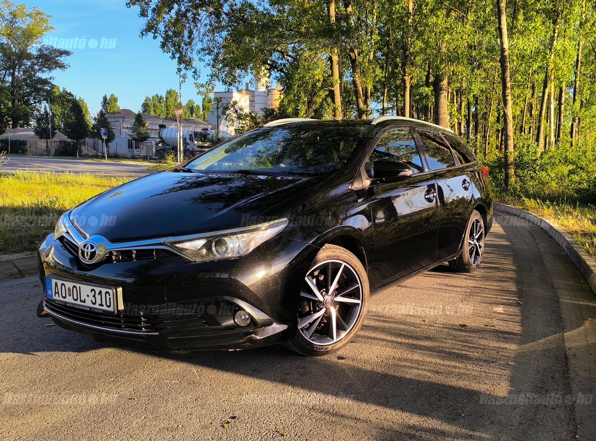 TOYOTA AURIS 2016/6 - 1