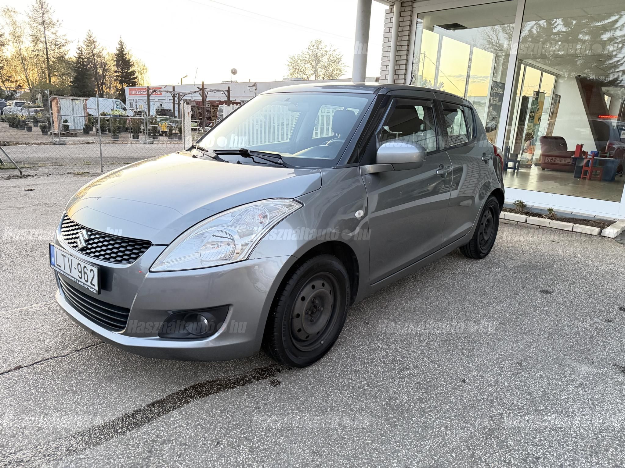 SUZUKI SWIFT 2010/10 - 1