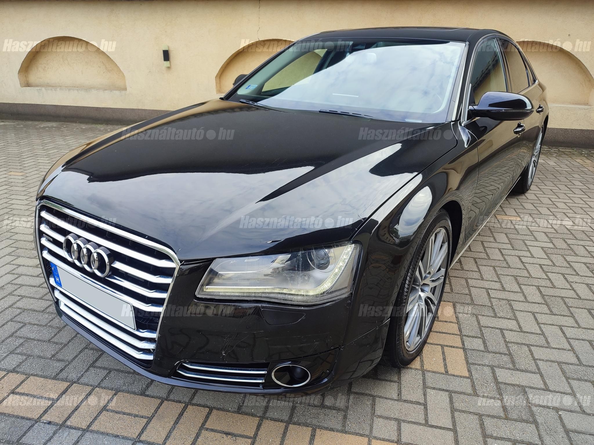 AUDI A8 2011/12 - 1