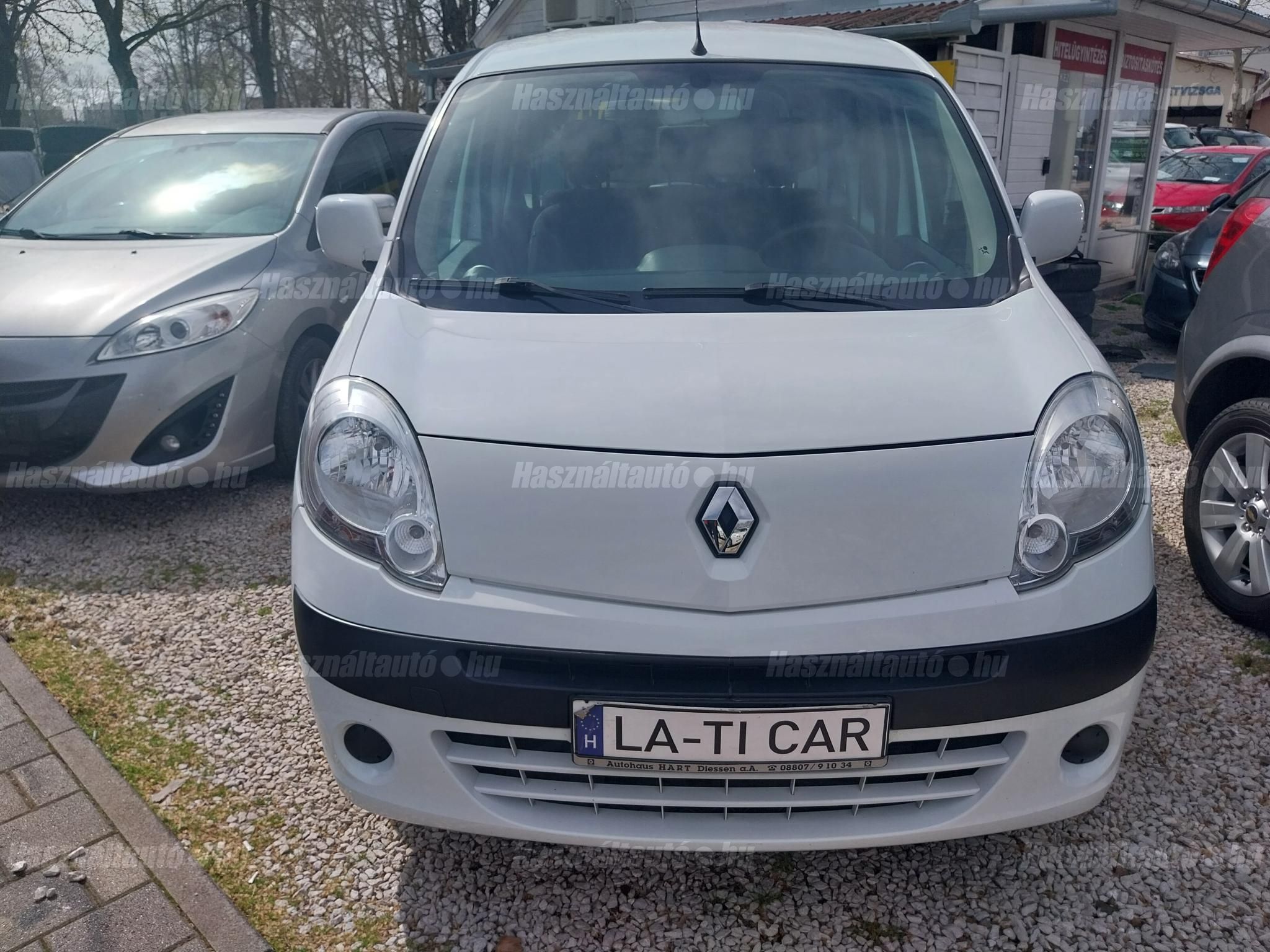 RENAULT KANGOO 2012/8 - 1