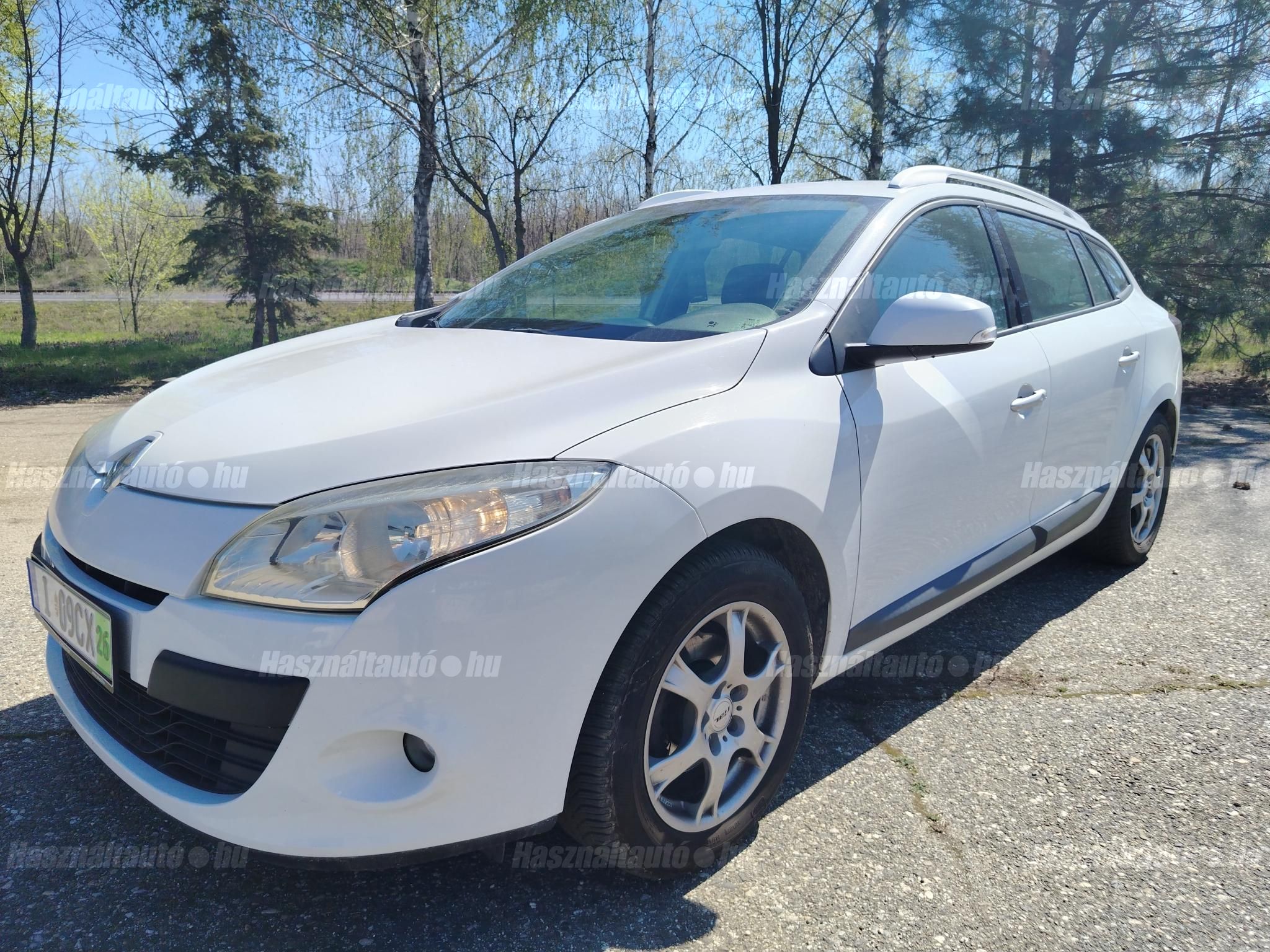 RENAULT MEGANE 2010 - 1