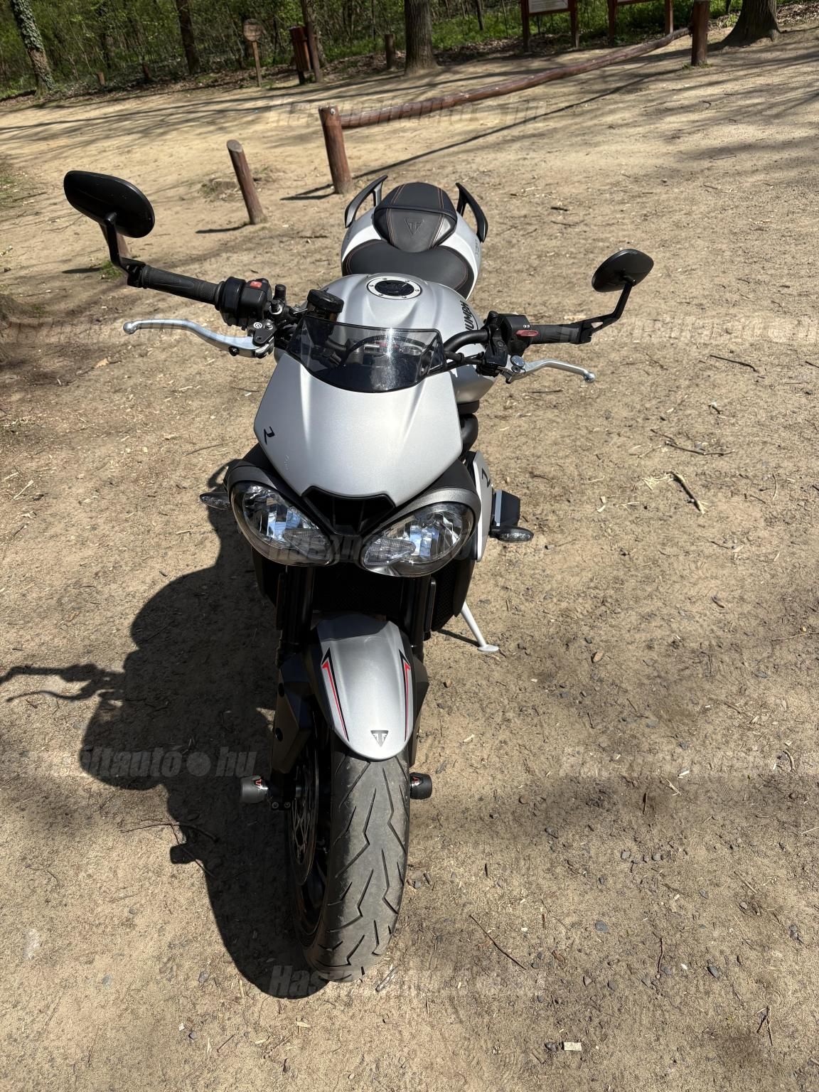 TRIUMPH STREET TRIPLE 2019/7 - 1