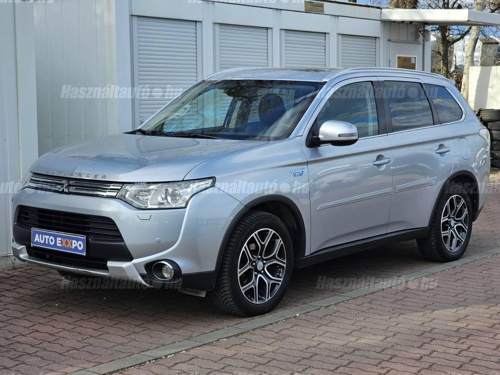 MITSUBISHI OUTLANDER 2015/4 - 1