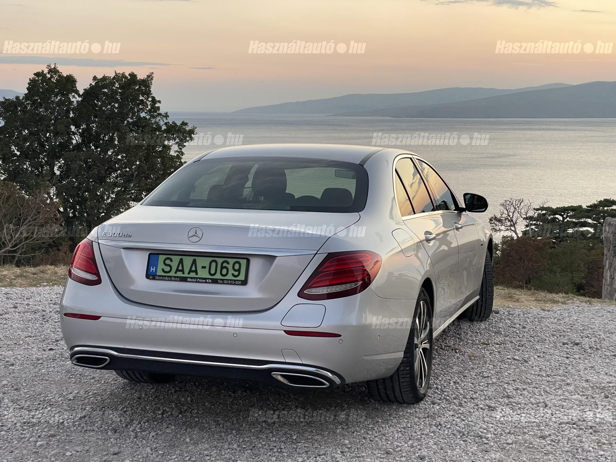 MERCEDES-BENZ E-OSZTÁLY 2020/3 - 1