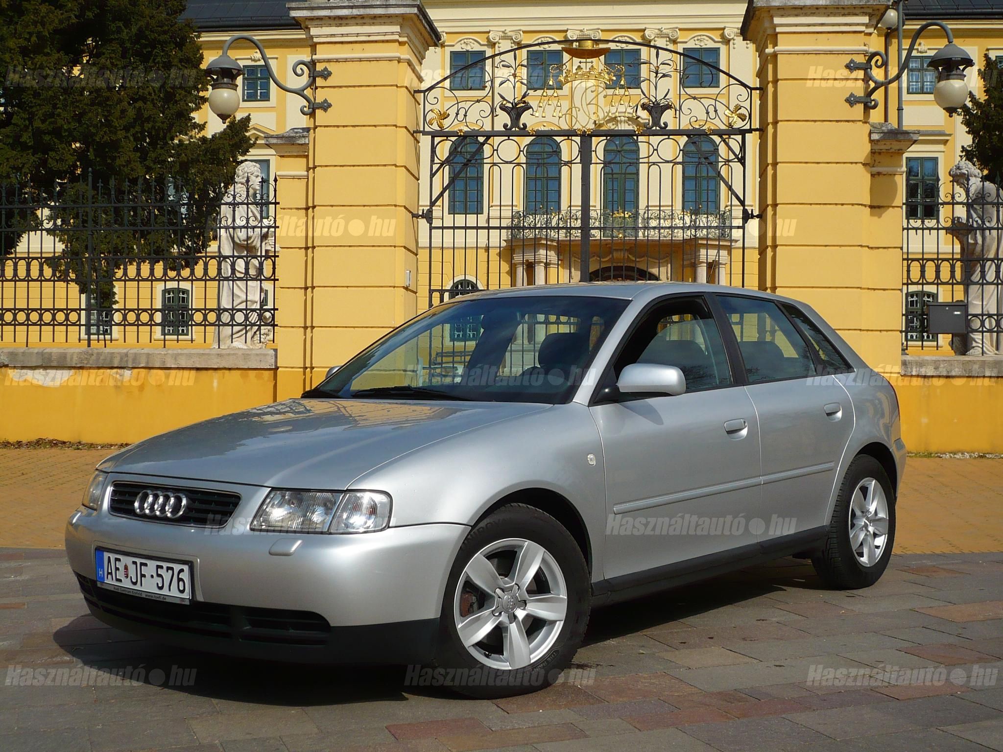 AUDI A3 2000/7 - 1