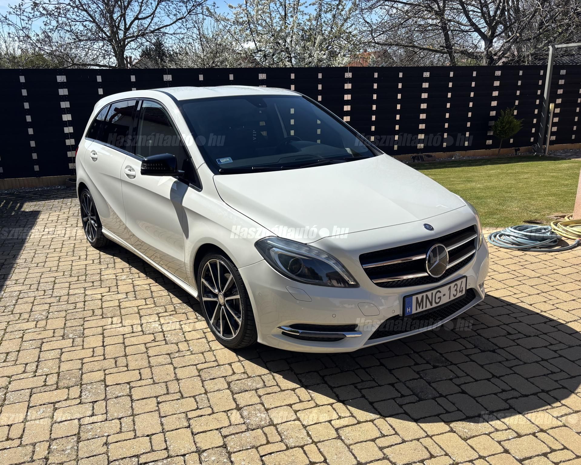 MERCEDES-BENZ B 200 2013/10 - 1