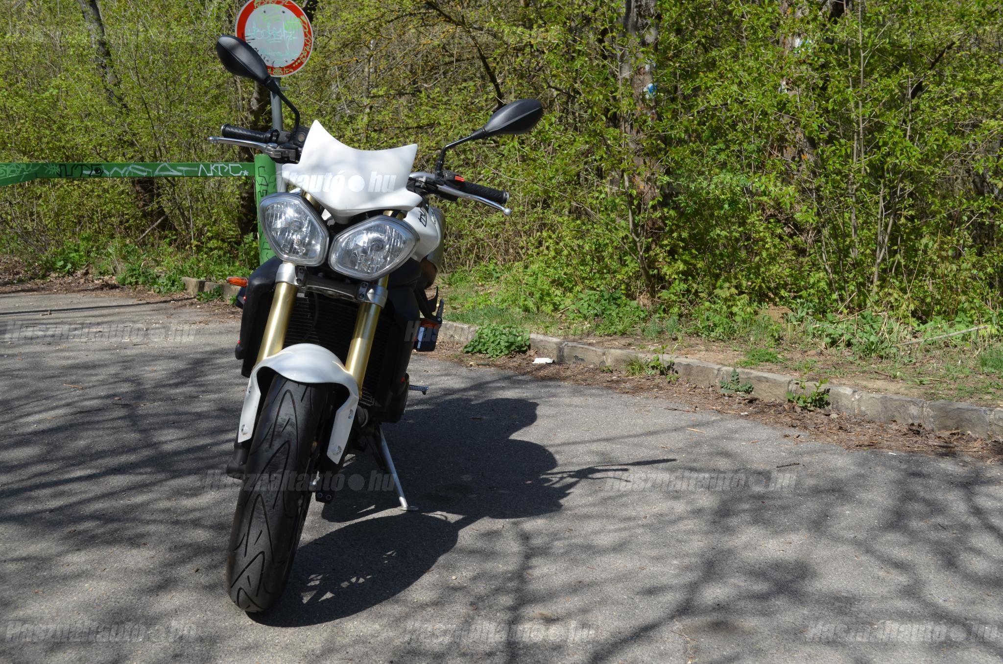 TRIUMPH STREET TRIPLE 675 2012/4 - 1