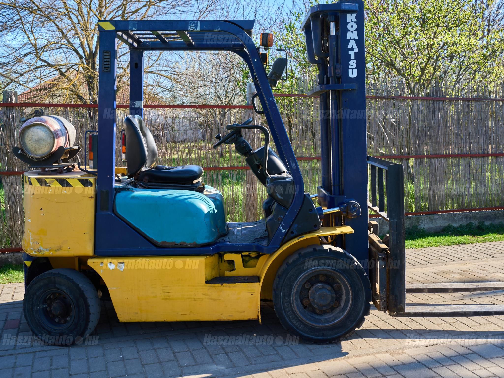 KOMATSU 2002/1 - 1
