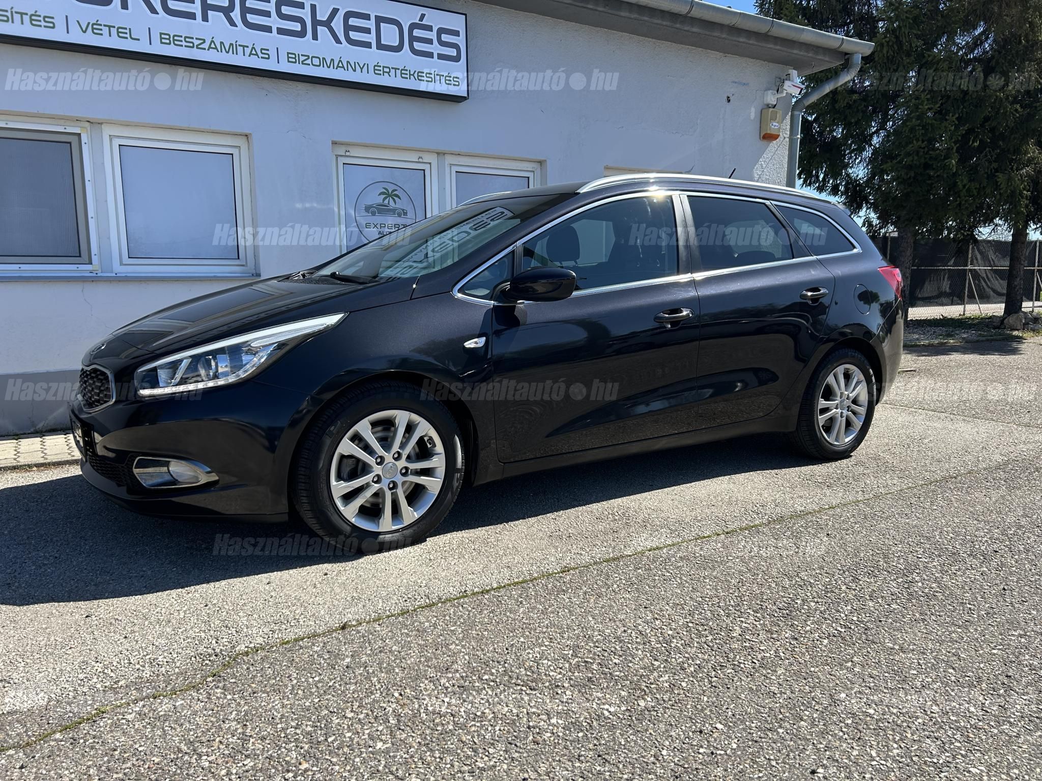 KIA CEE'D 2014/12 - 1