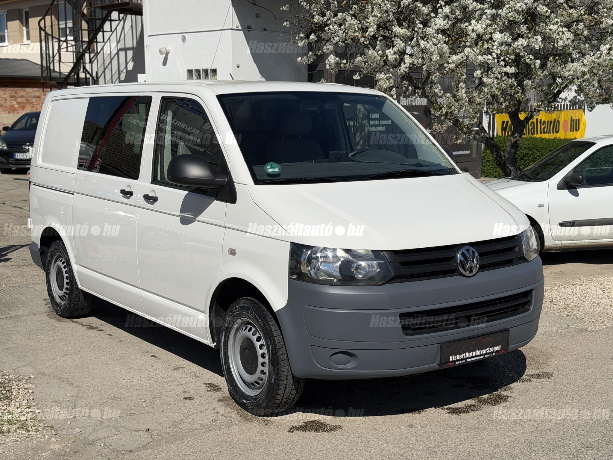 VOLKSWAGEN TRANSPORTER 2010/11 - 1