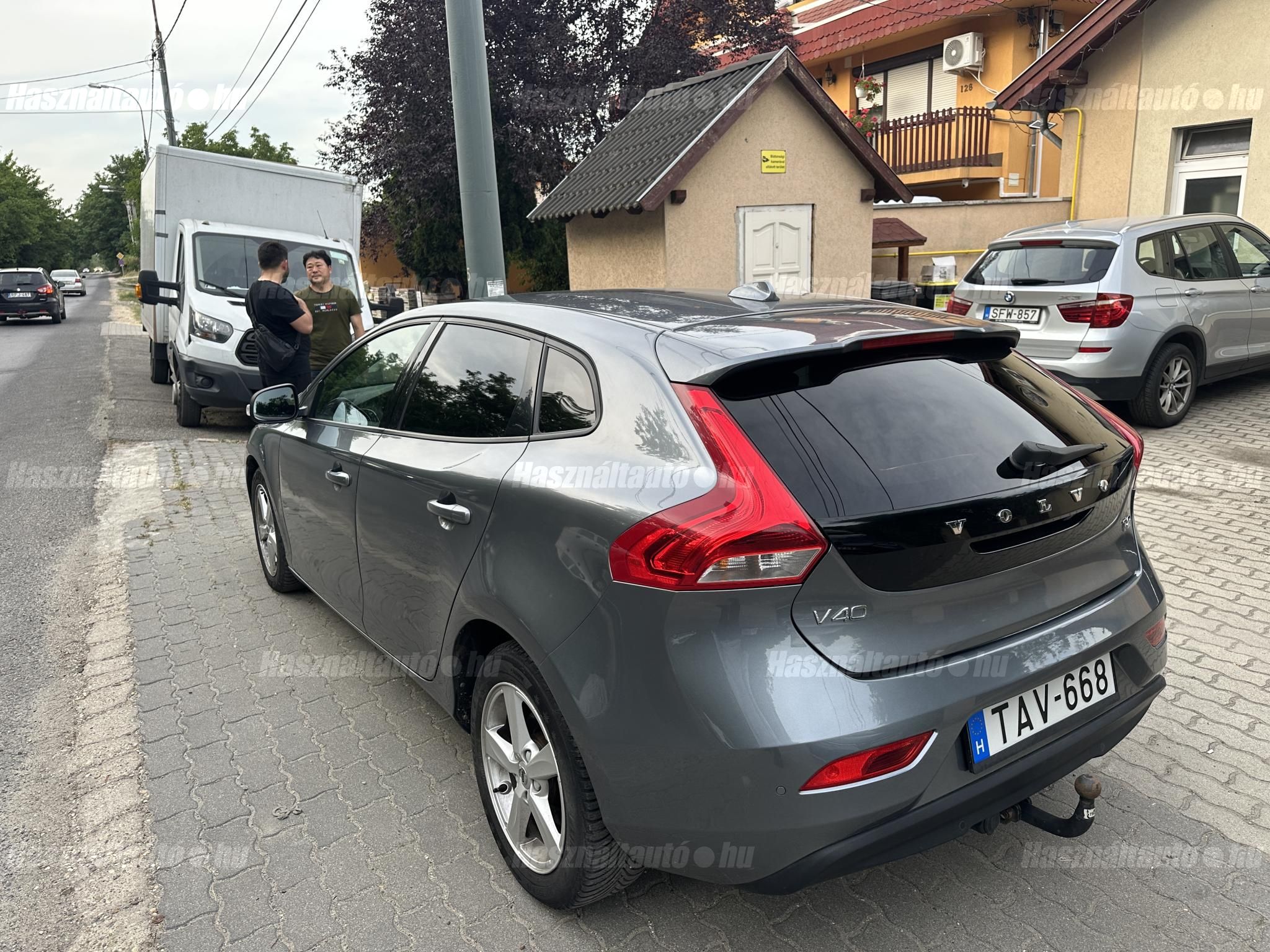 VOLVO V40 2018/1 - 1