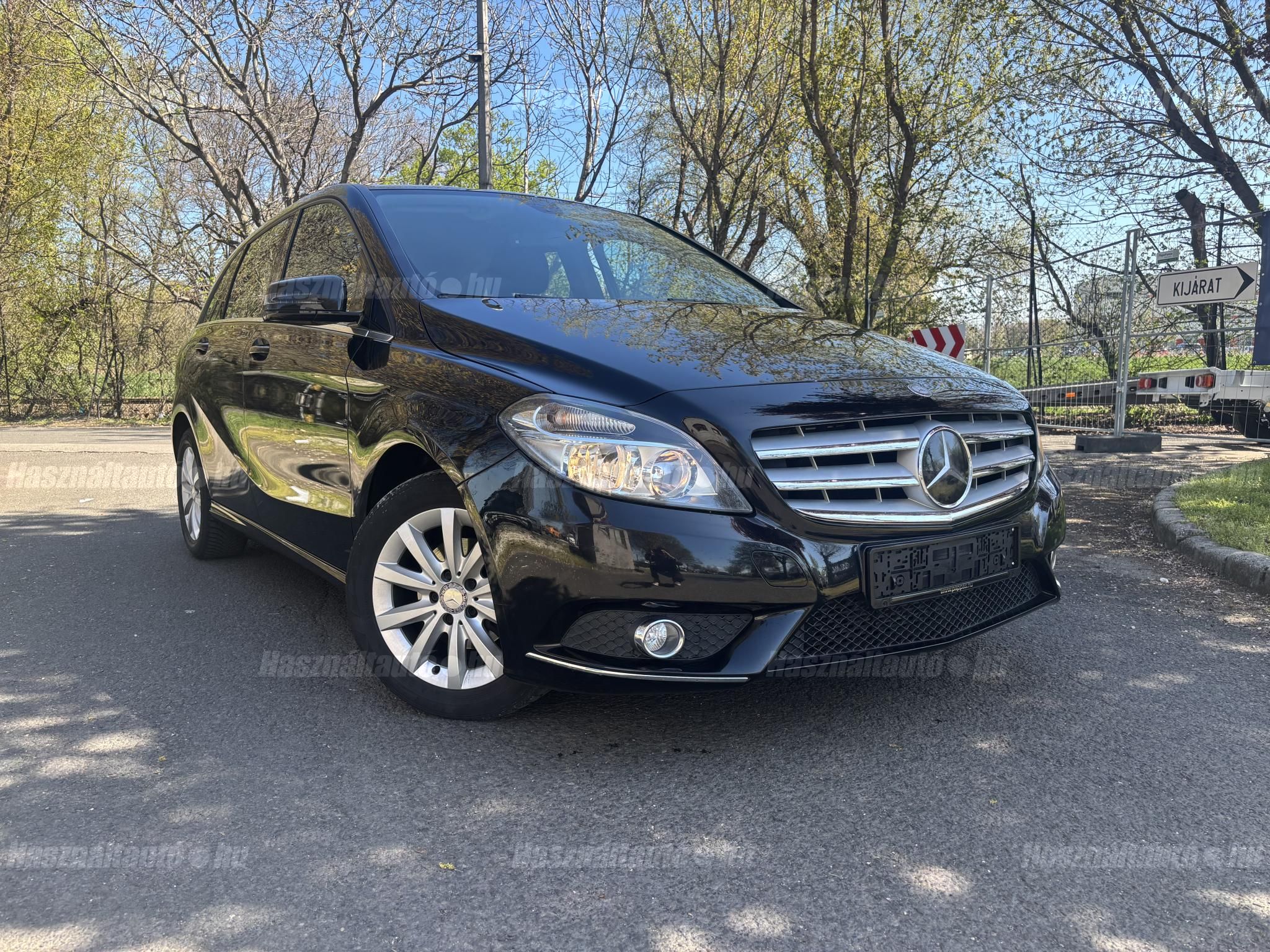 MERCEDES-BENZ B 180 2012/9 - 1