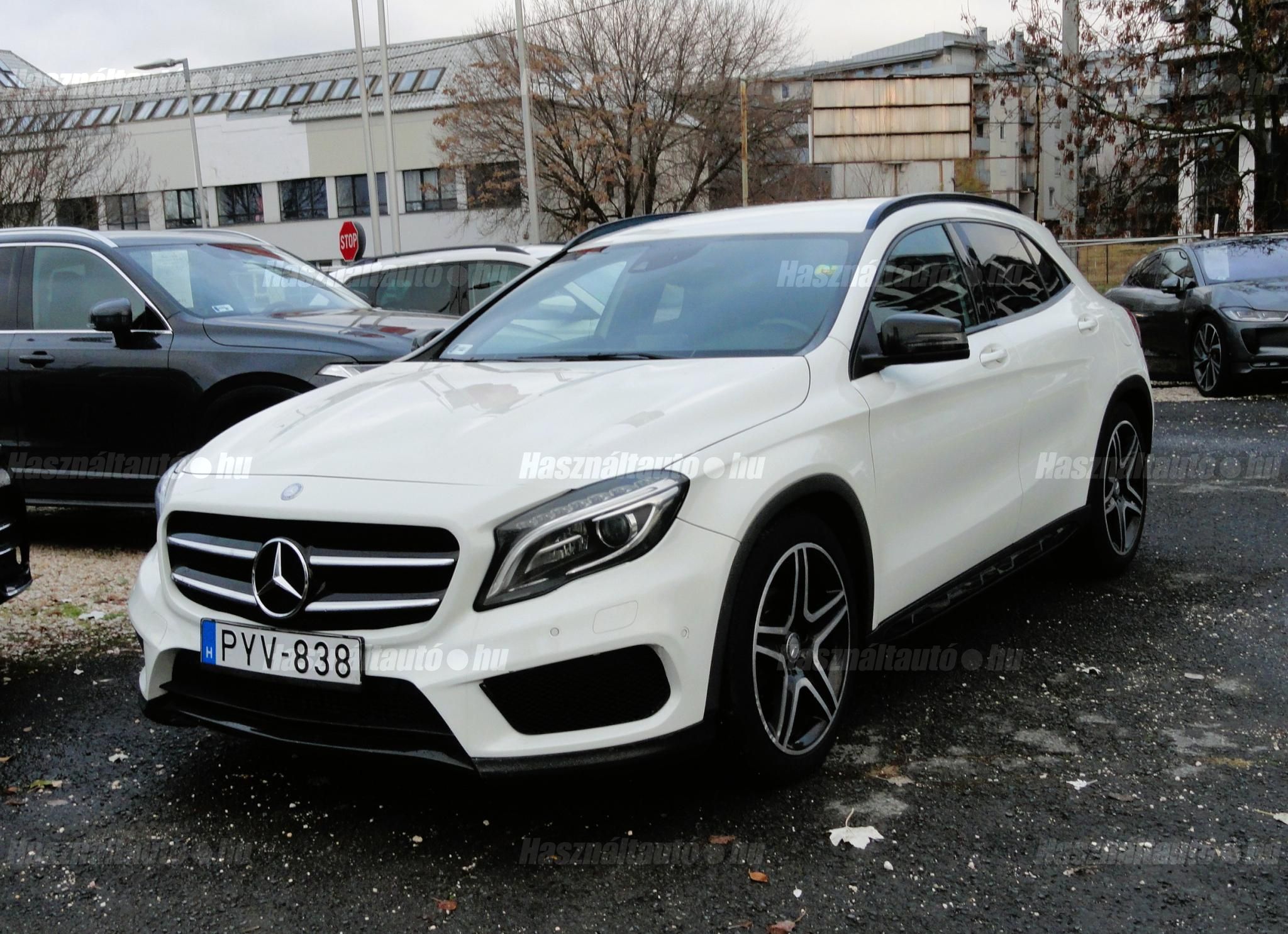 MERCEDES-BENZ GLA 200 2015/8 - 1