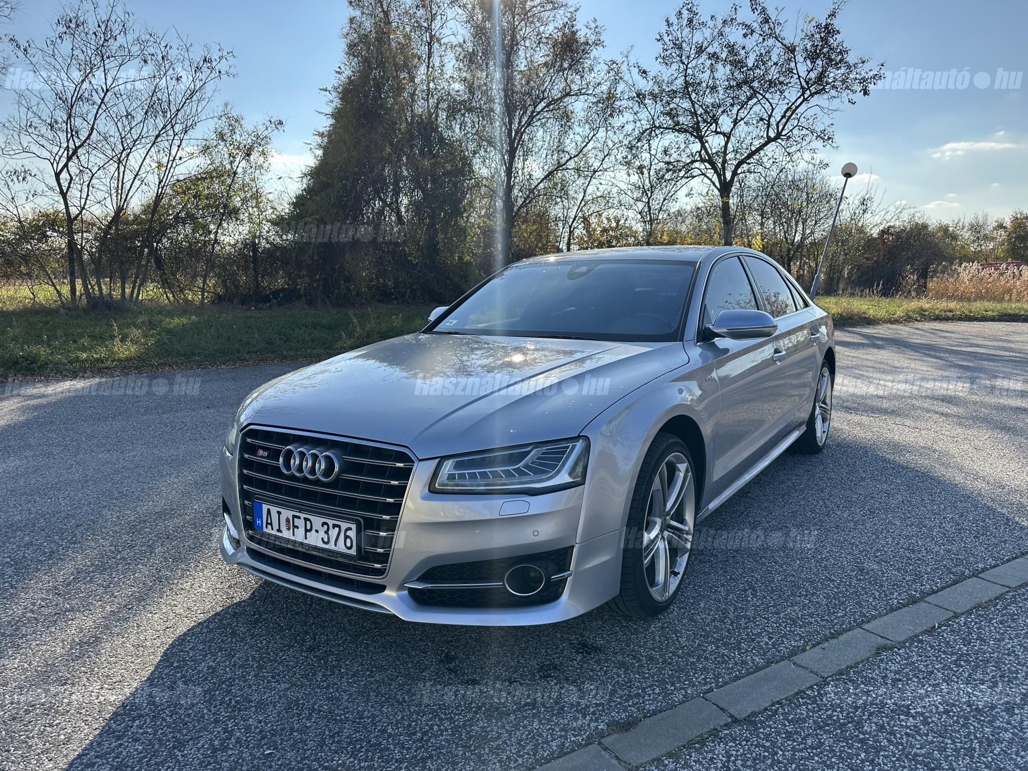 AUDI S8 2014/5 - 1