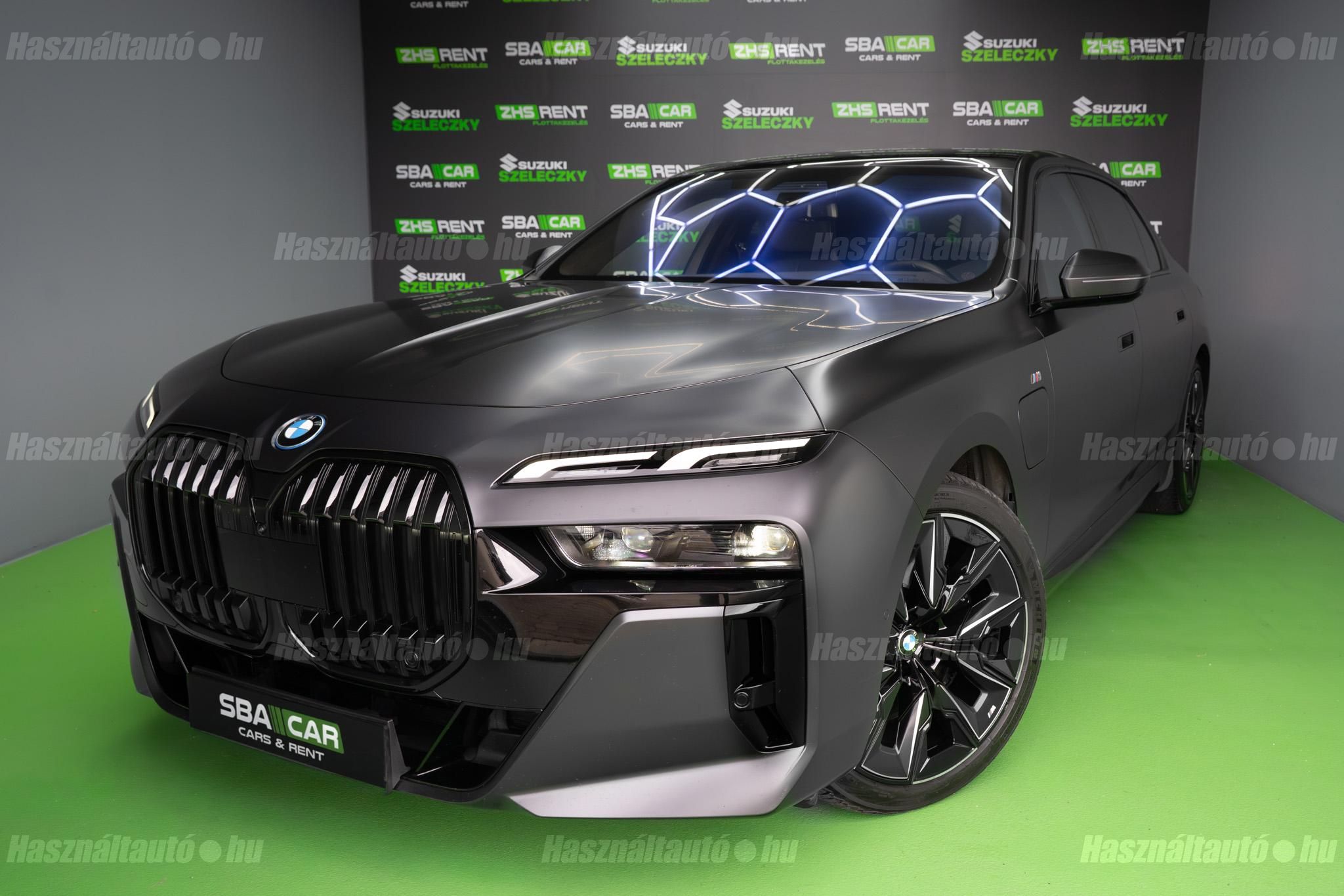 BMW 750 2023 - 1