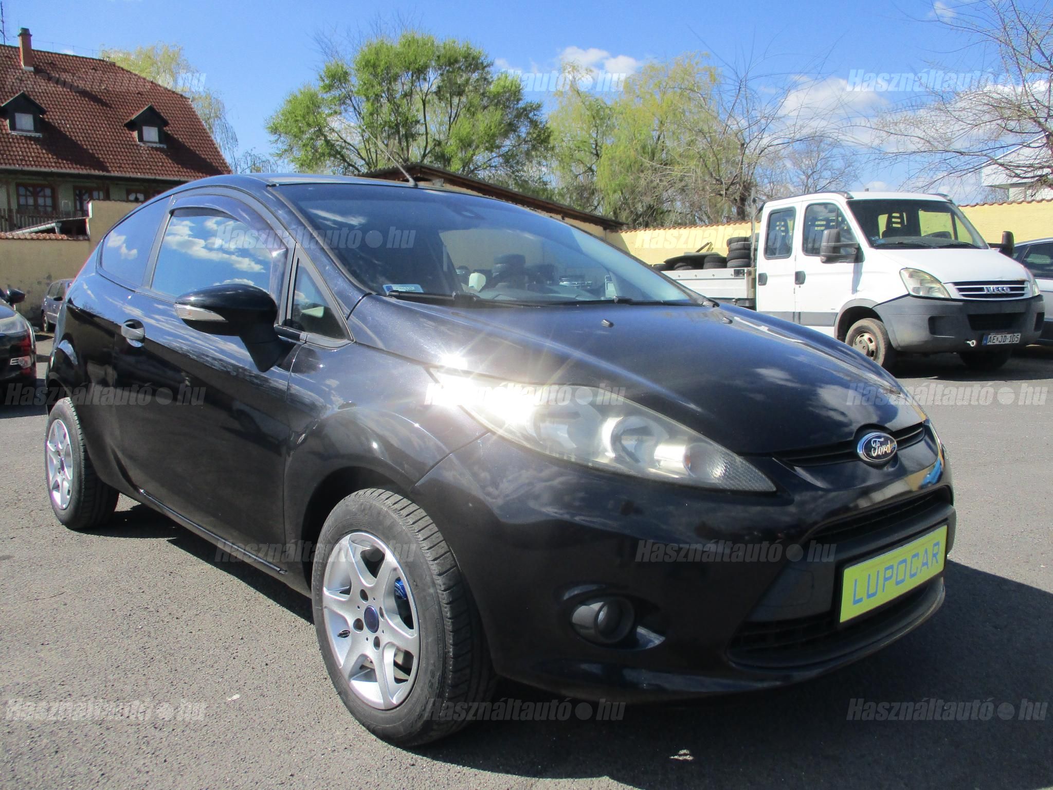 FORD FIESTA 2010/8 - 1