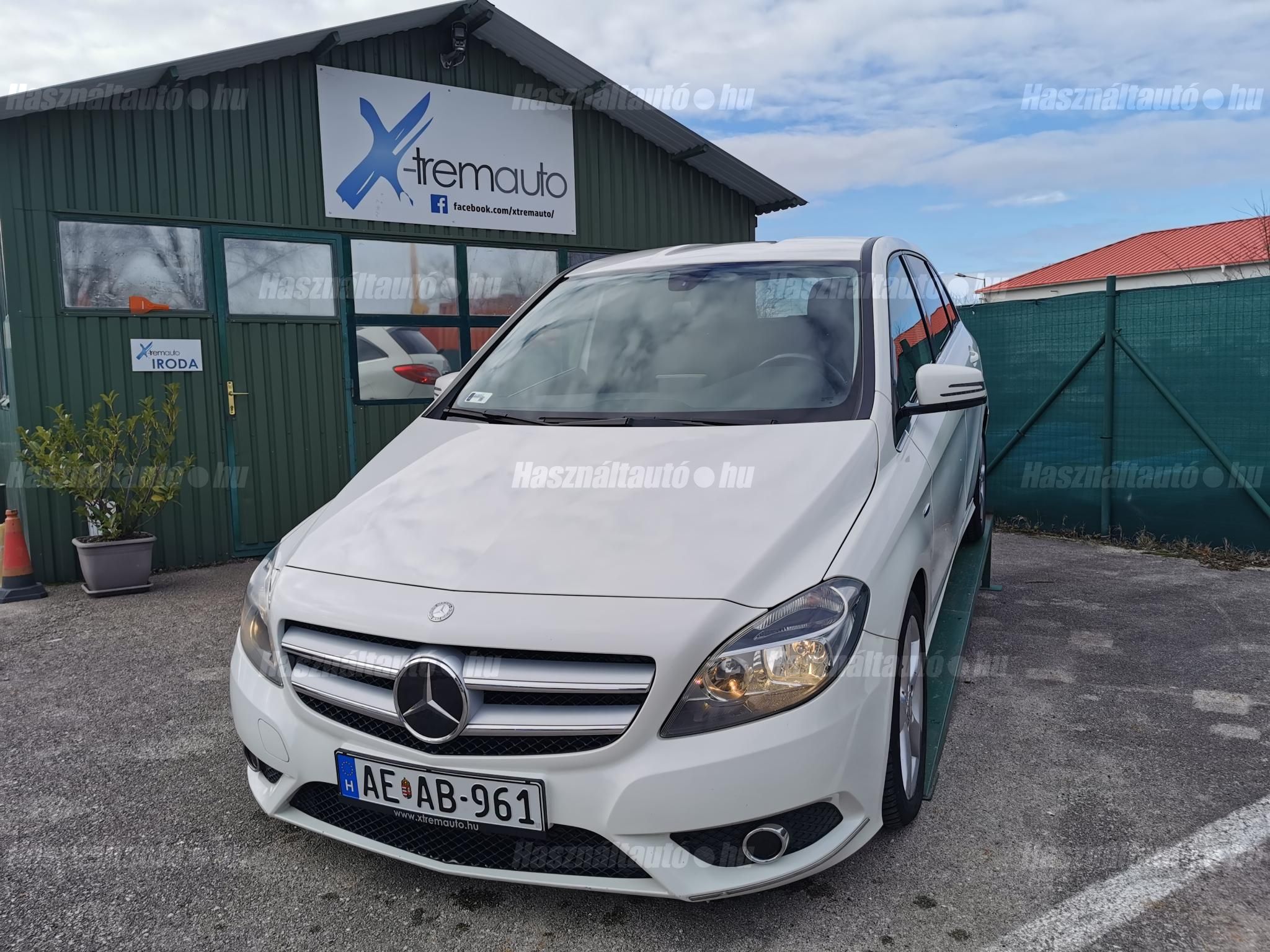 MERCEDES-BENZ B 180 2012/4 - 1