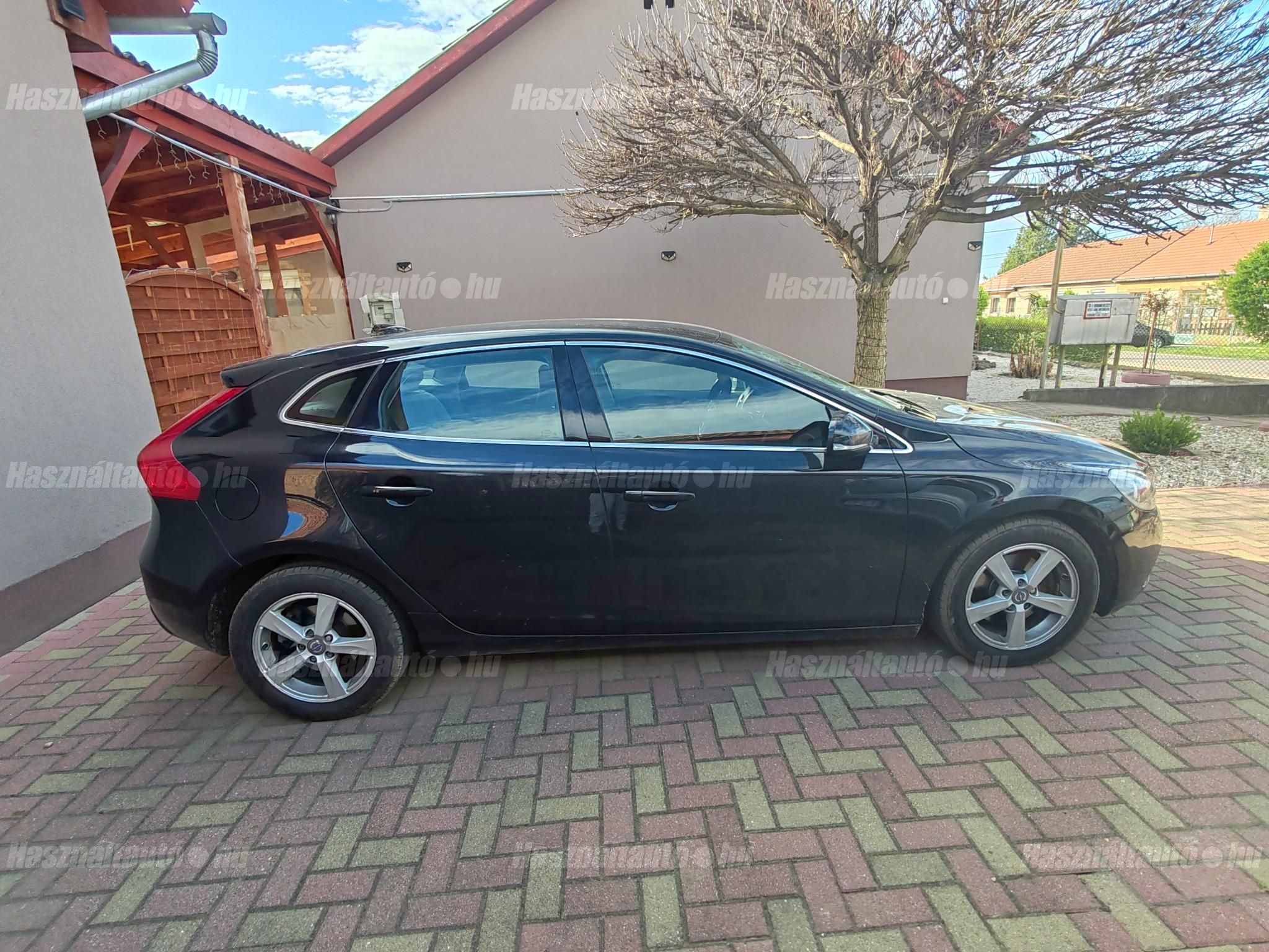 VOLVO V40 2014/12 - 1