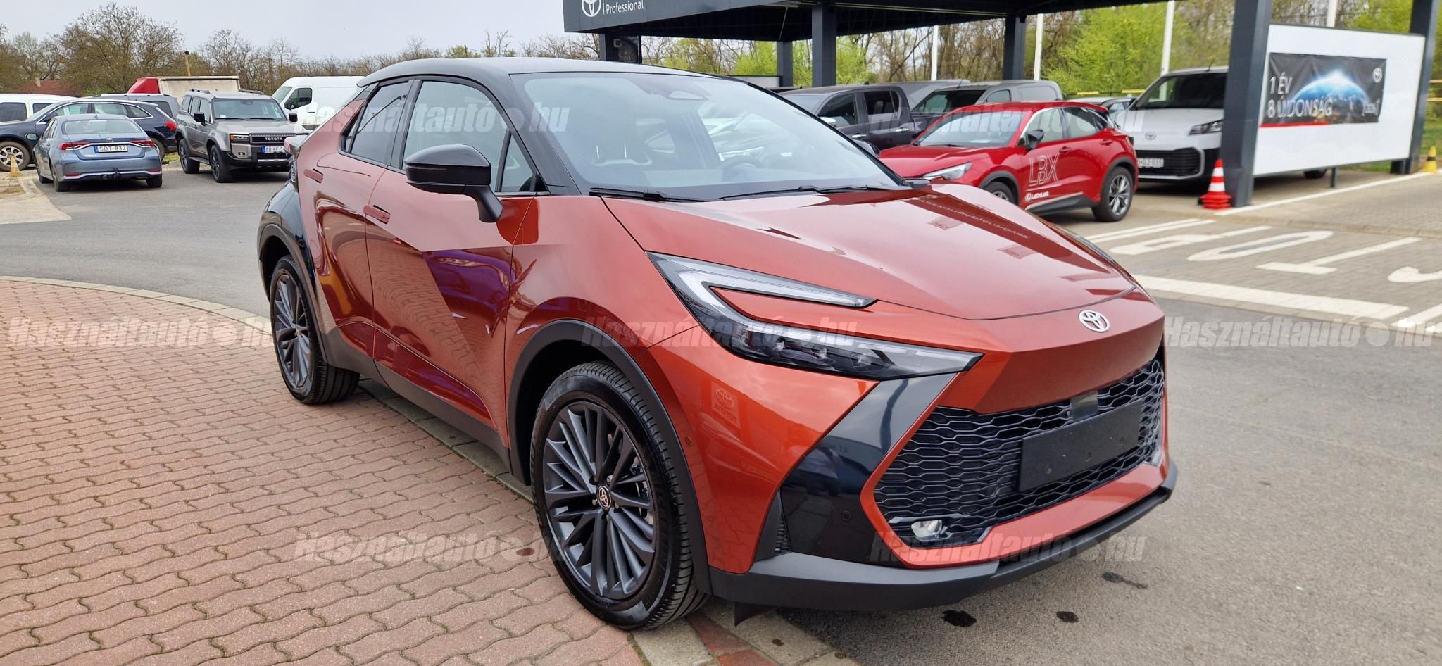 TOYOTA C-HR 2025/12 - 1
