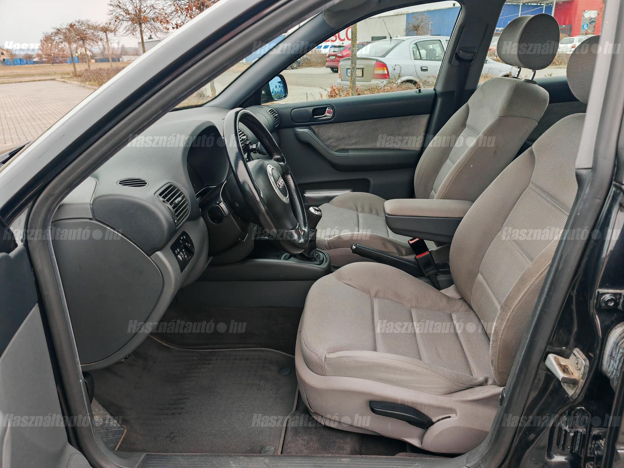 AUDI A3 2000/6 - 1