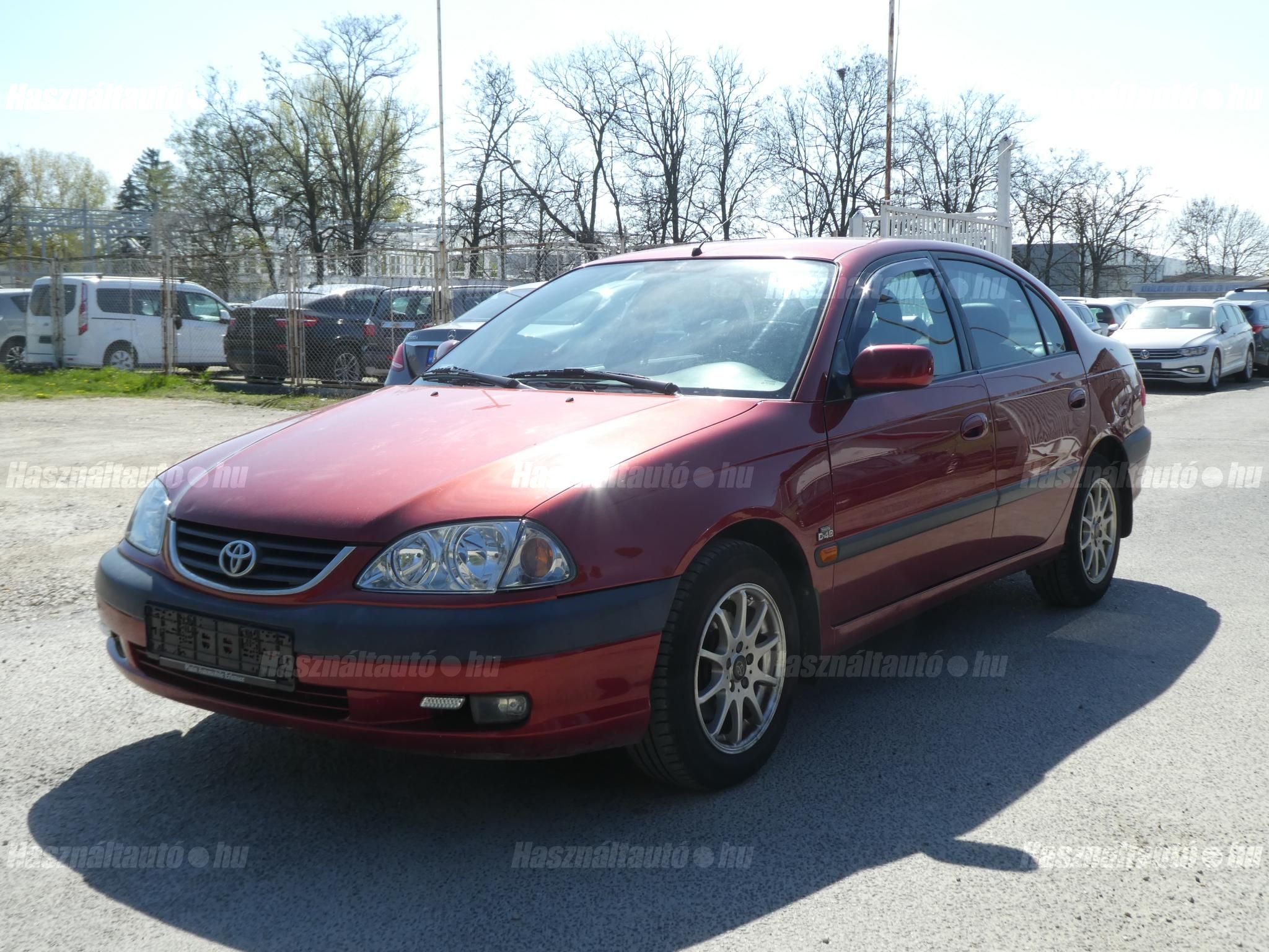 TOYOTA AVENSIS 2001 - 1