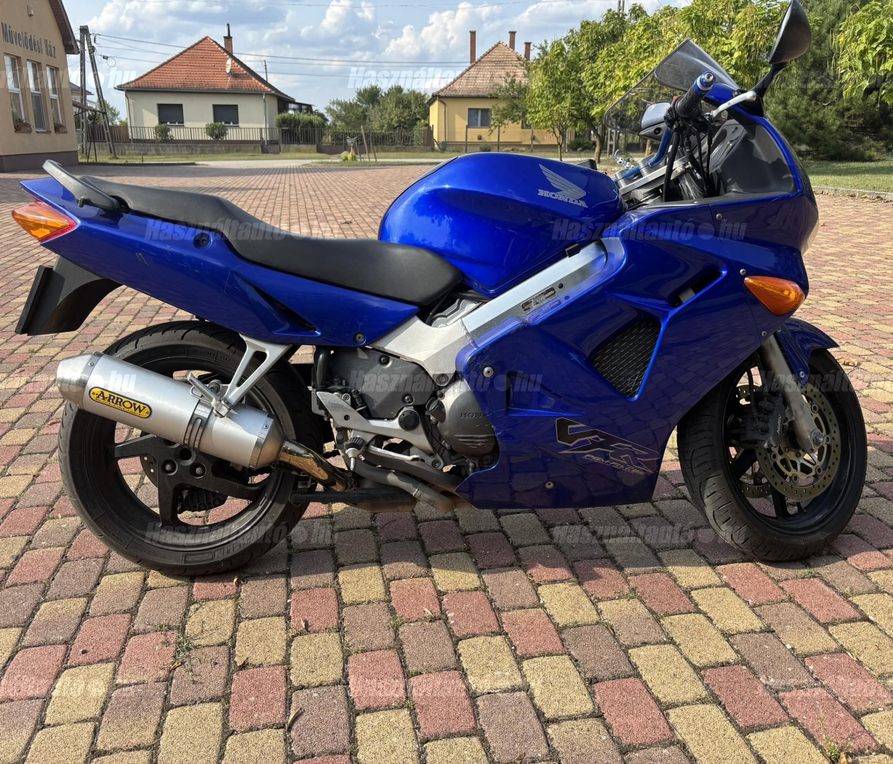 HONDA VFR 800 2000/4 - 1