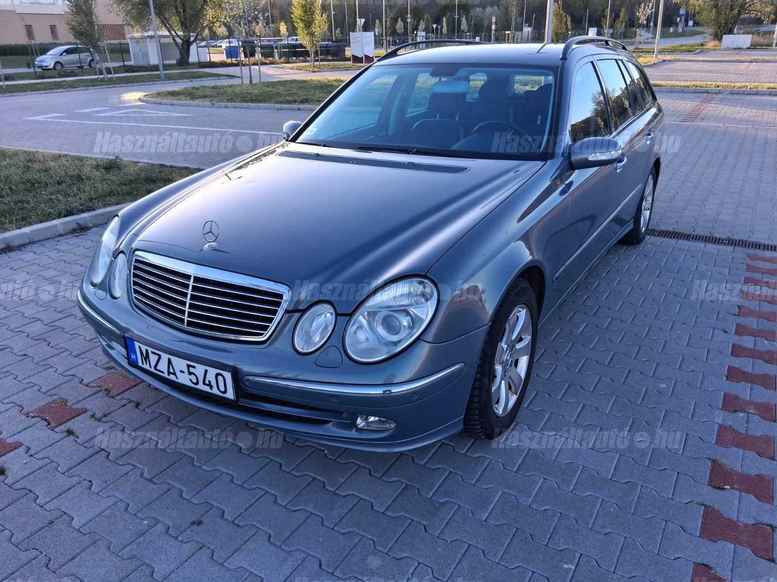 MERCEDES-BENZ E-OSZTÁLY 2004/4 - 1