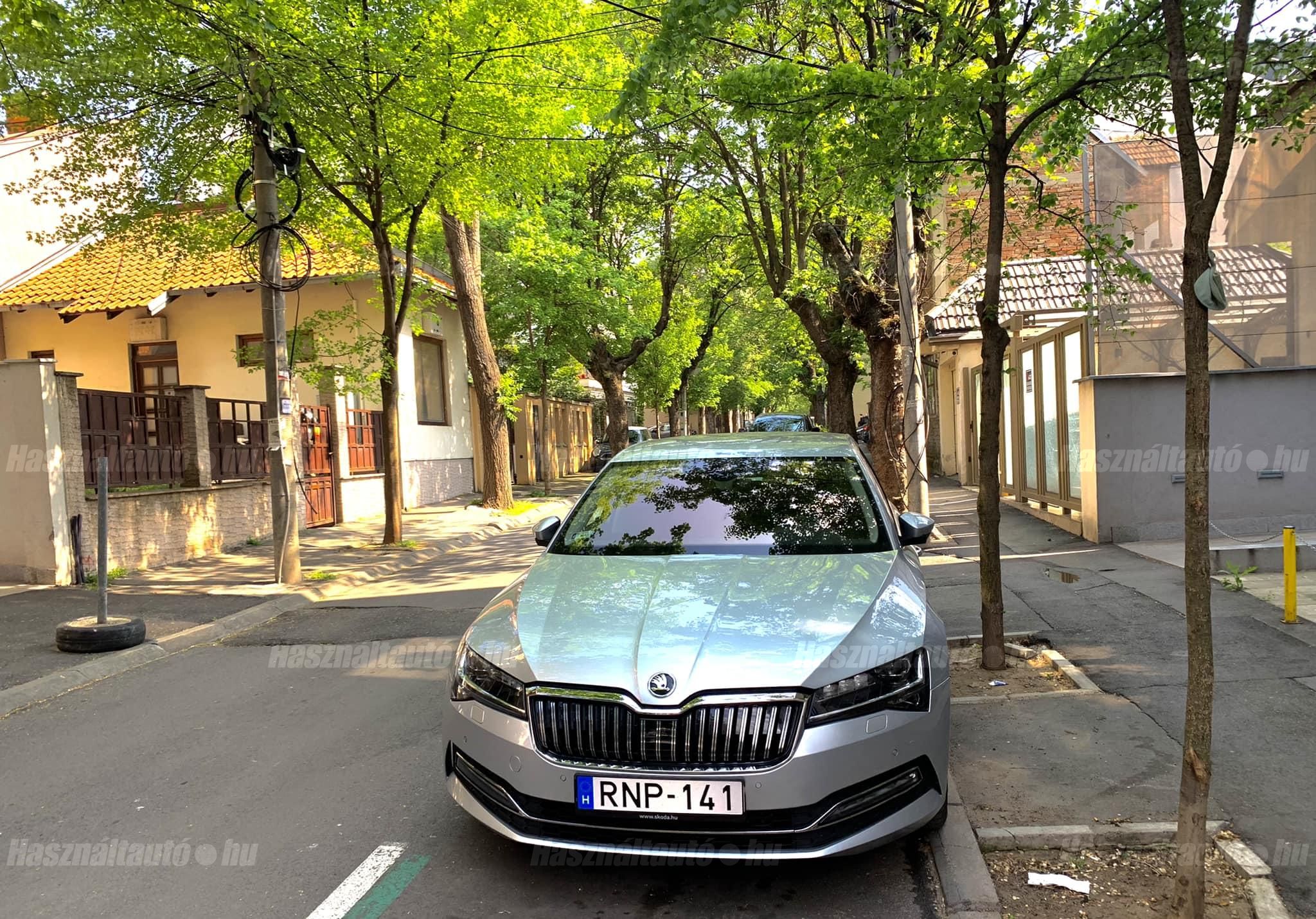 SKODA SUPERB 2019/8 - 1