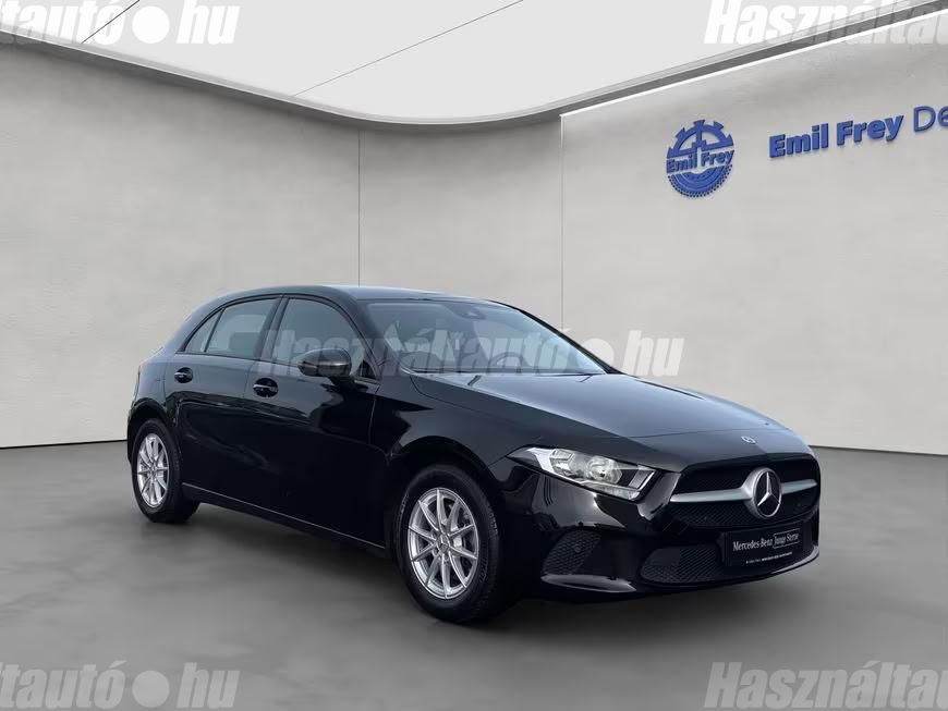 MERCEDES-BENZ A 200 2022/1 - 1